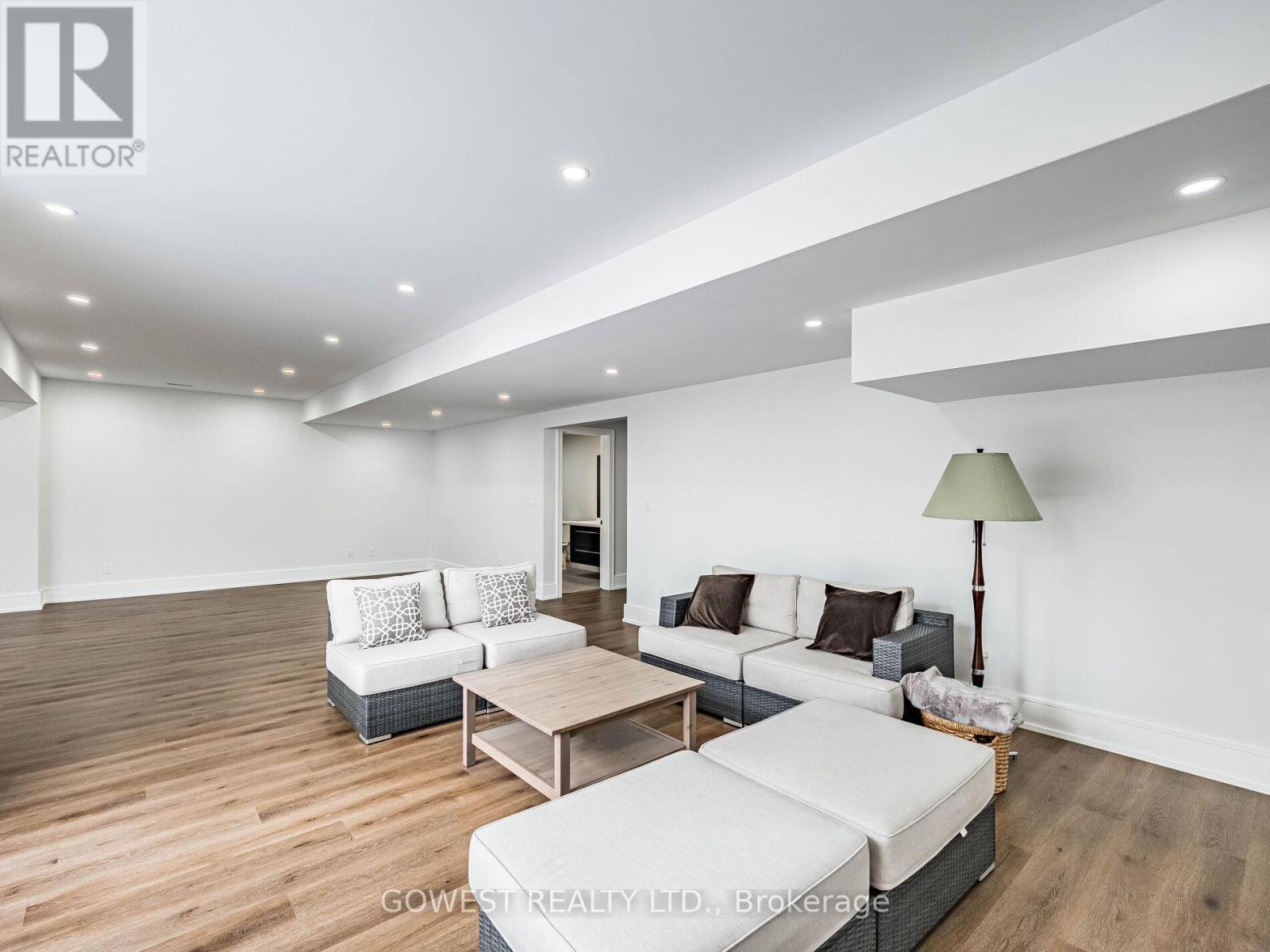 402 Niar Avenue, Mississauga, ON - Indoor Photo Showing Other Room