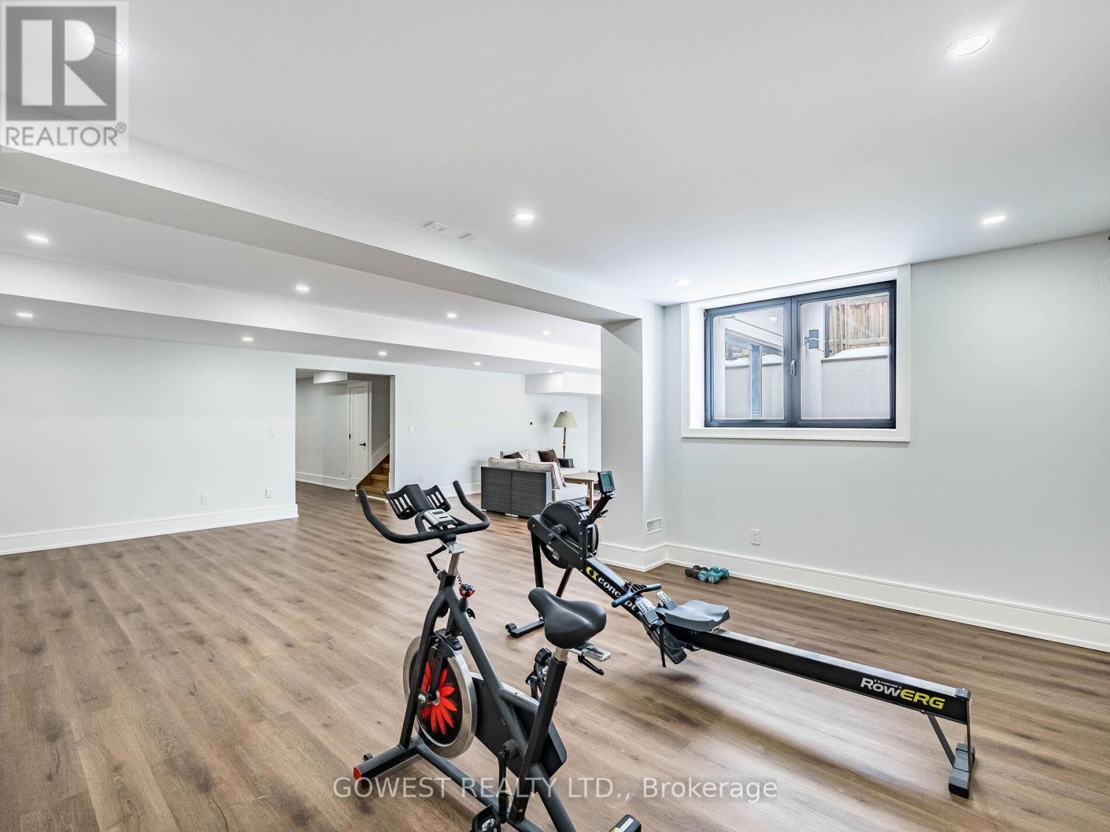 402 Niar Avenue, Mississauga, ON - Indoor Photo Showing Gym Room