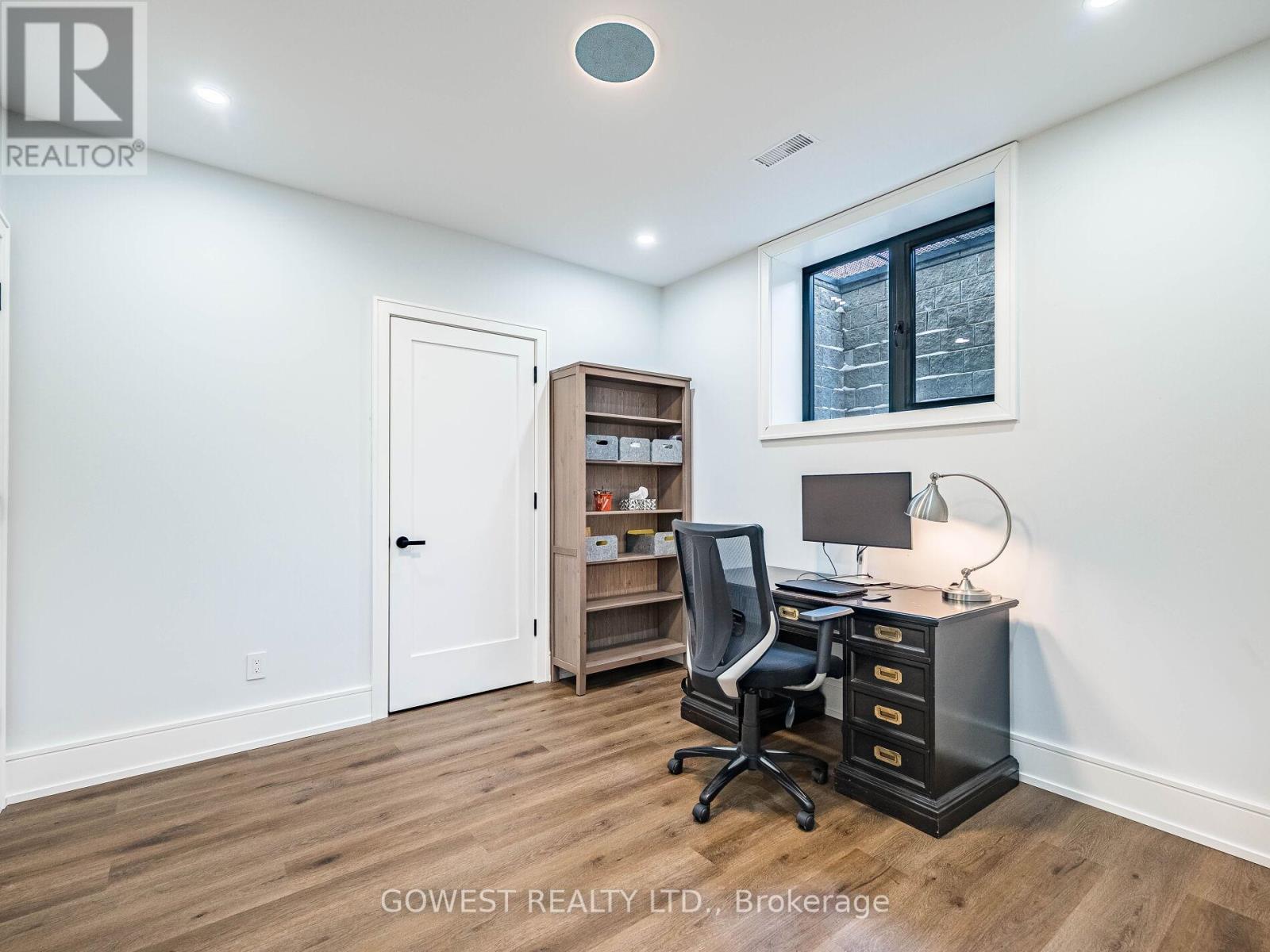 402 Niar Avenue, Mississauga, ON - Indoor Photo Showing Office