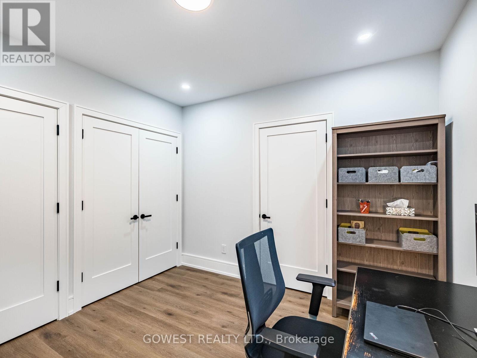 402 Niar Avenue, Mississauga, ON - Indoor Photo Showing Office