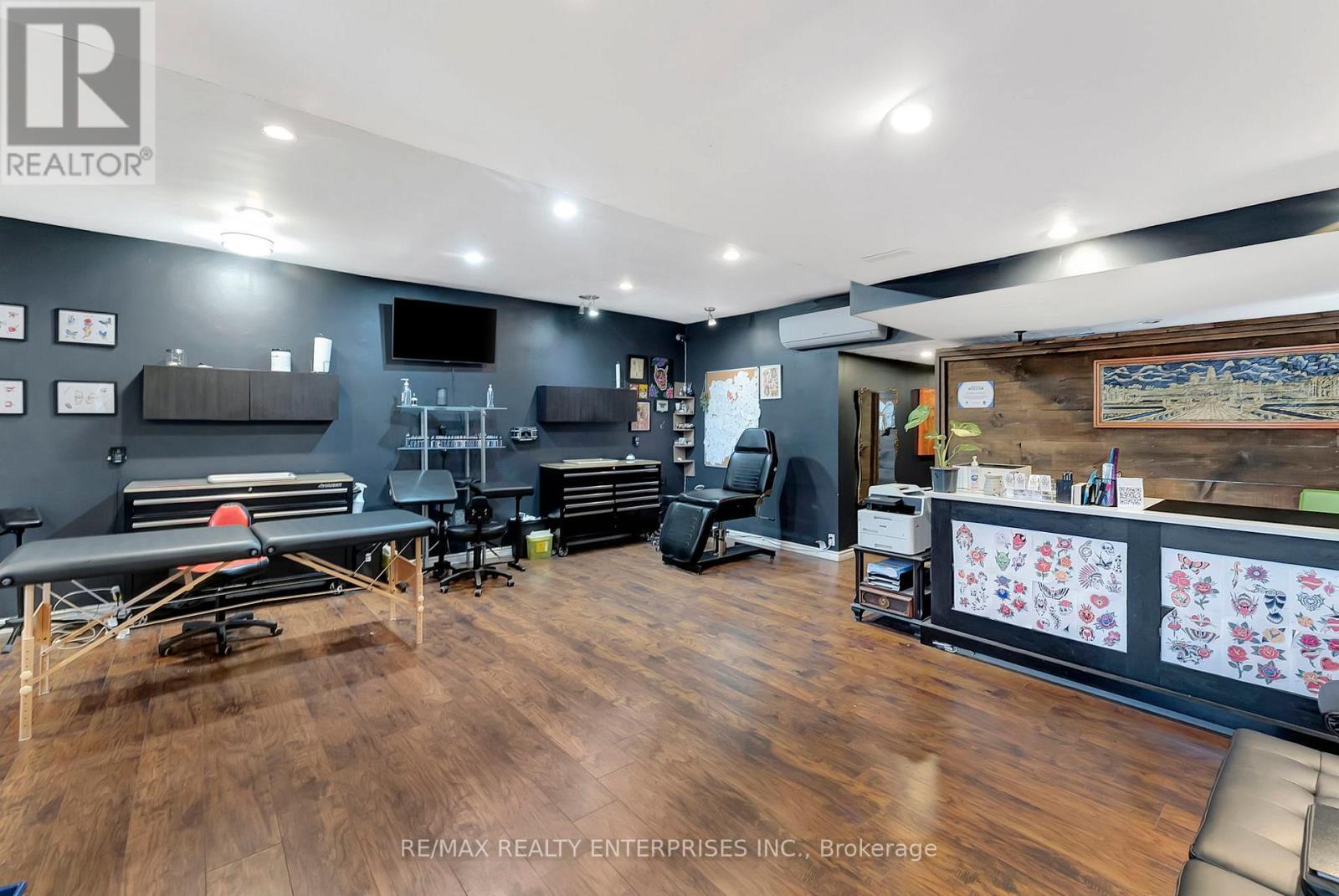 156 James Street S, Hamilton, ON