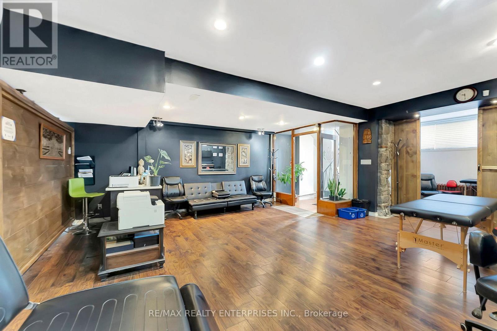 156 James Street S, Hamilton, ON