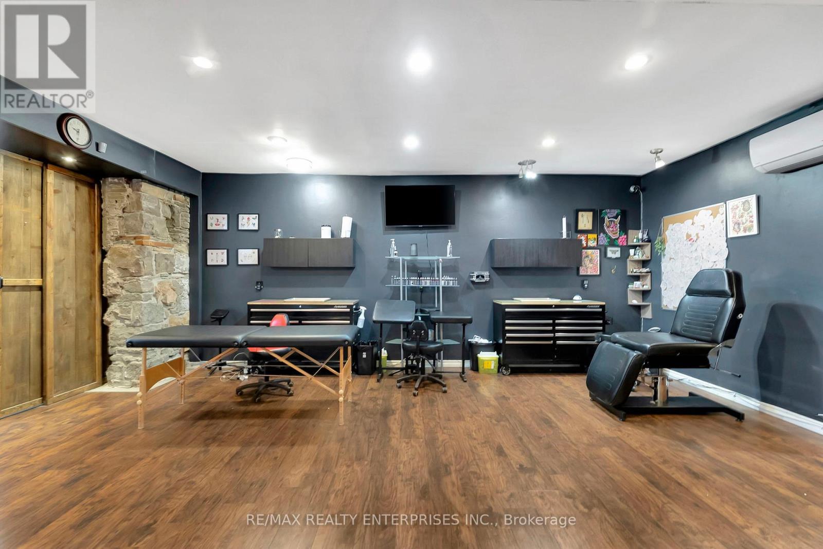 156 James Street S, Hamilton, ON