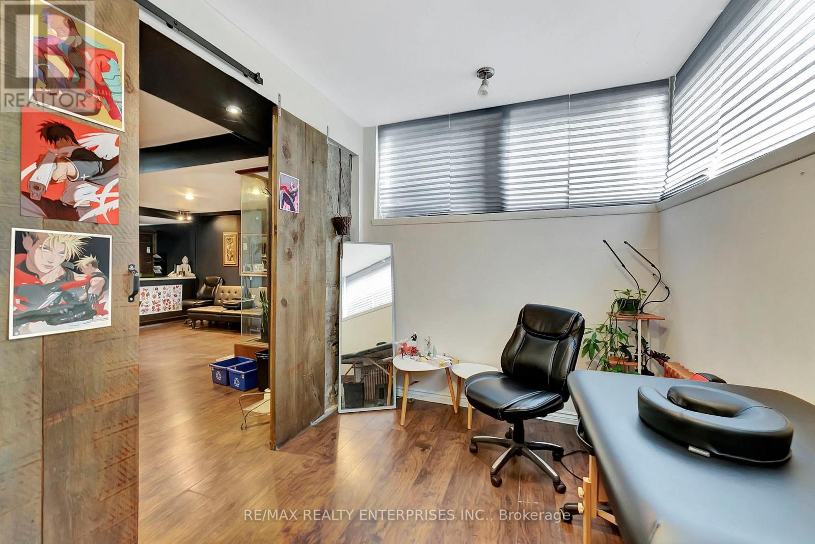 156 James Street S, Hamilton, ON