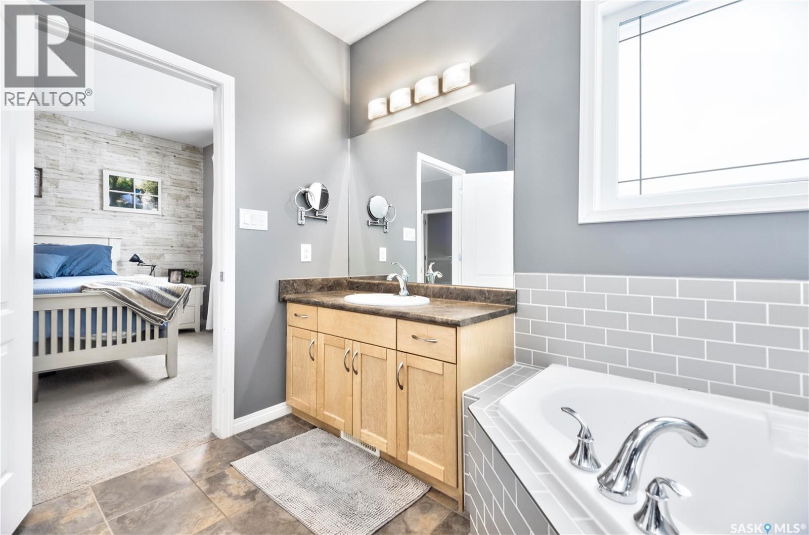 4 Guy Drive, Prince Albert, SK - Indoor Photo Showing Bathroom