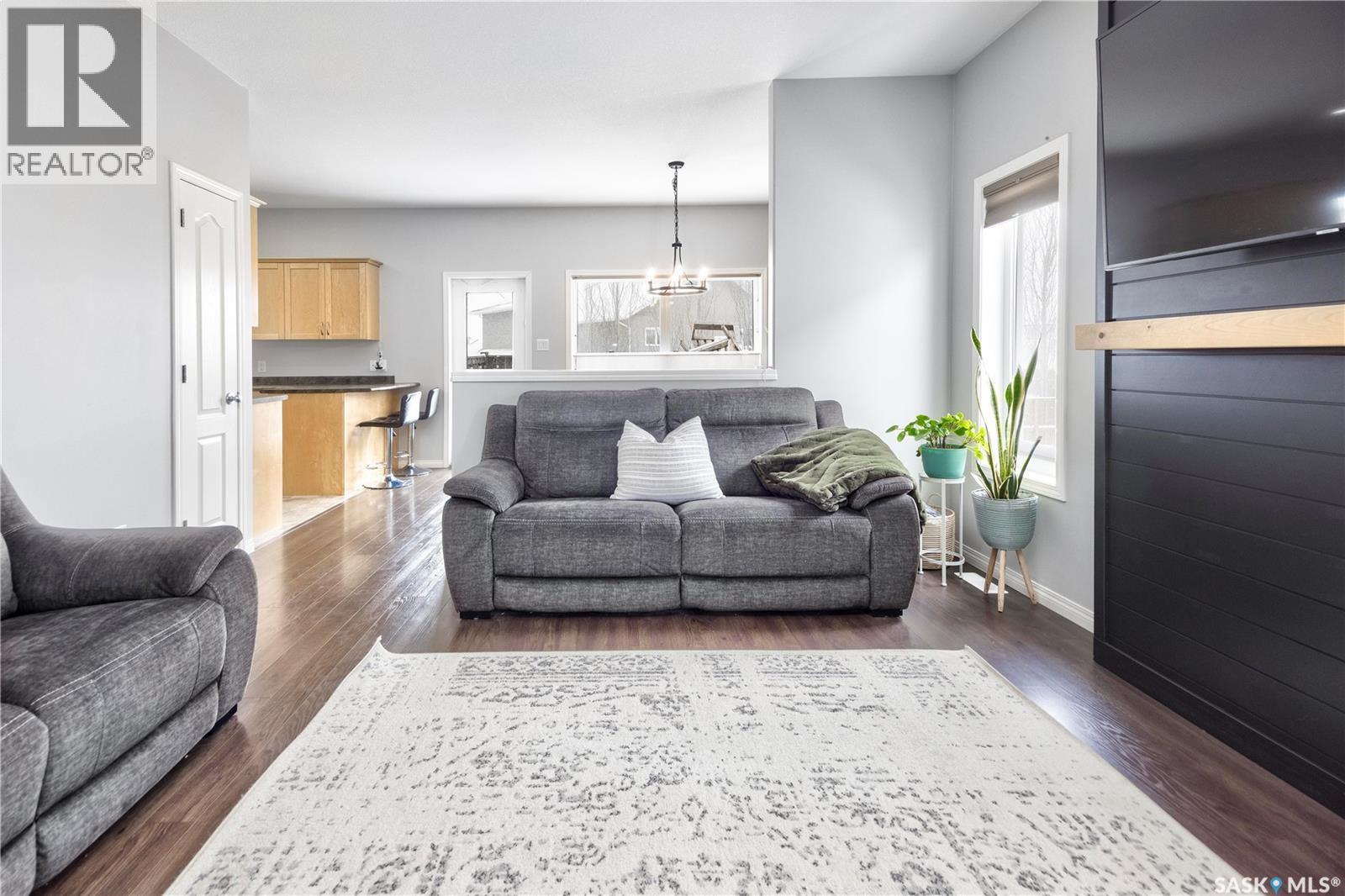 4 Guy Drive, Prince Albert, SK - Indoor Photo Showing Living Room