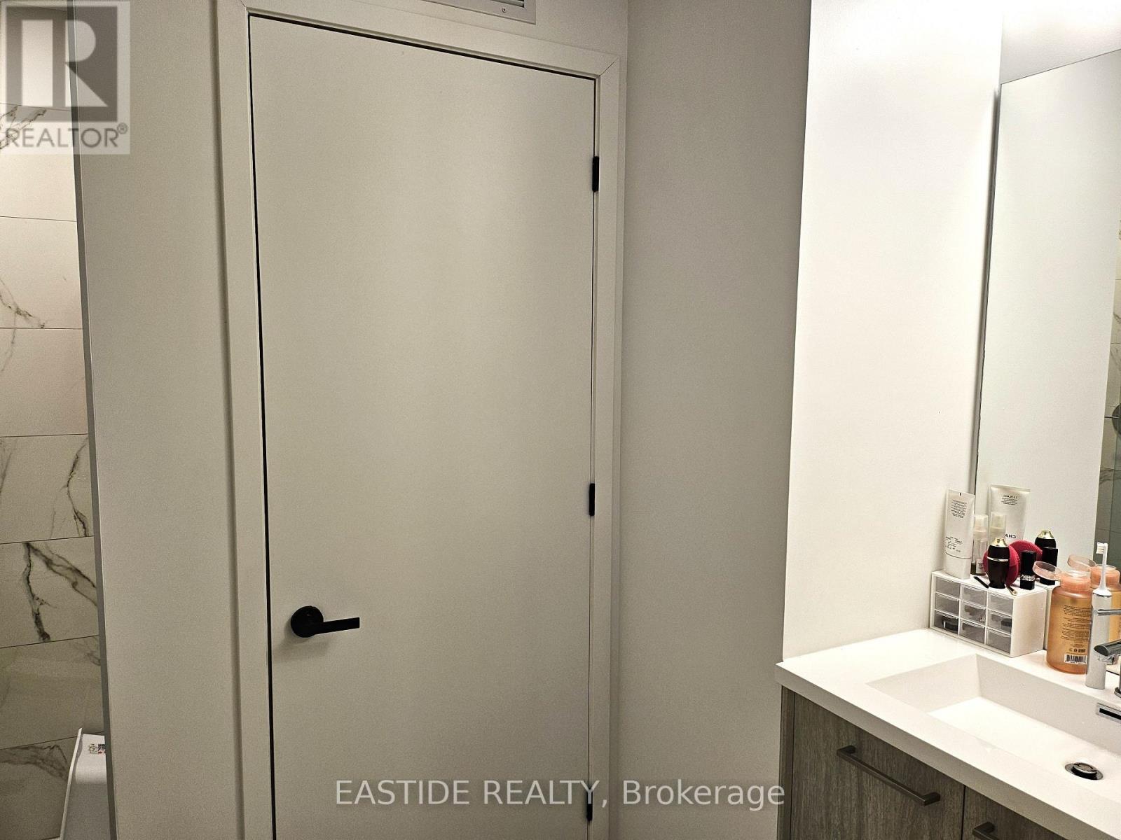 1506 - 28 Interchange Way, Vaughan, ON - Indoor Photo Showing Bathroom