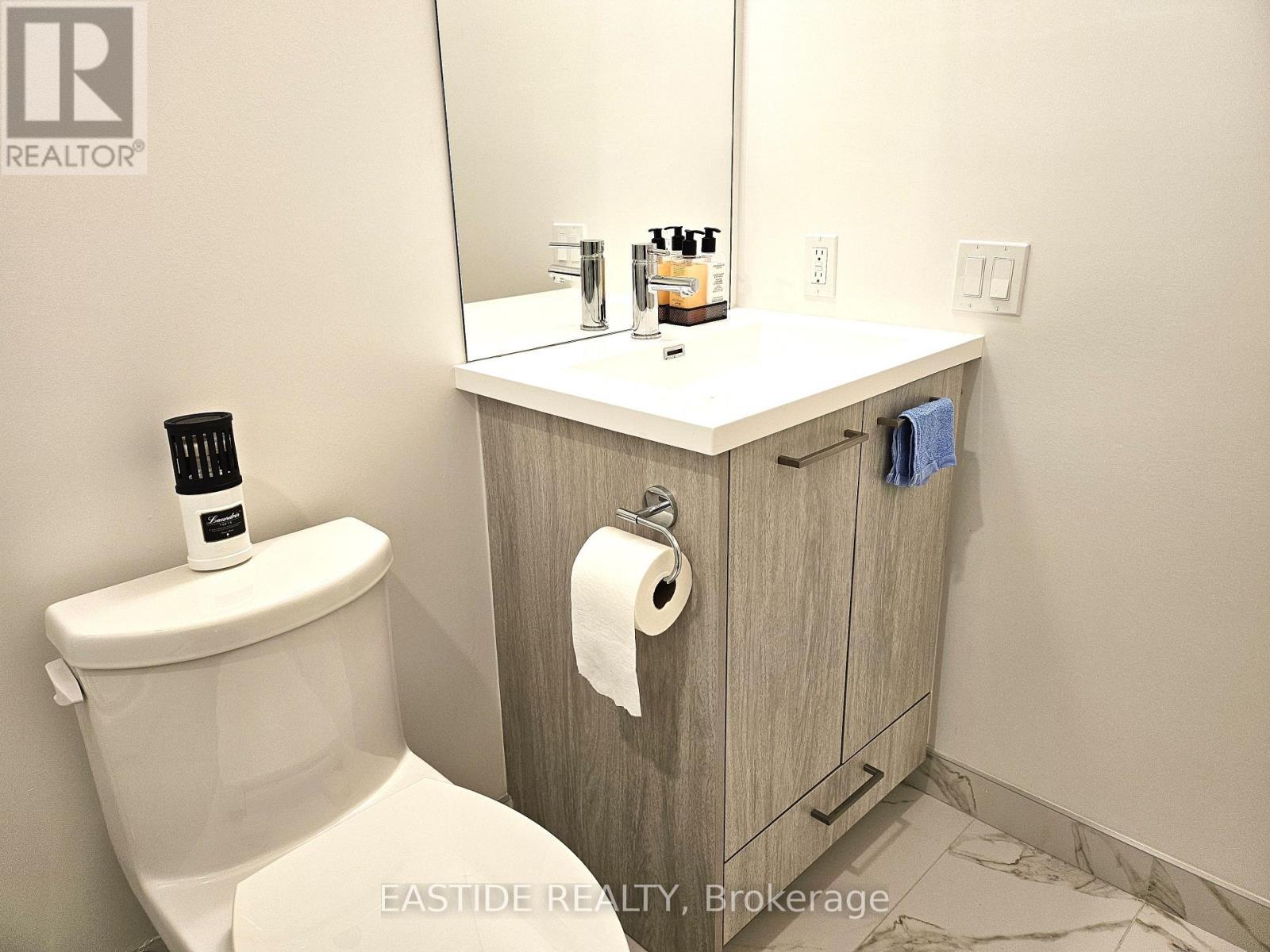 1506 - 28 Interchange Way, Vaughan, ON - Indoor Photo Showing Bathroom