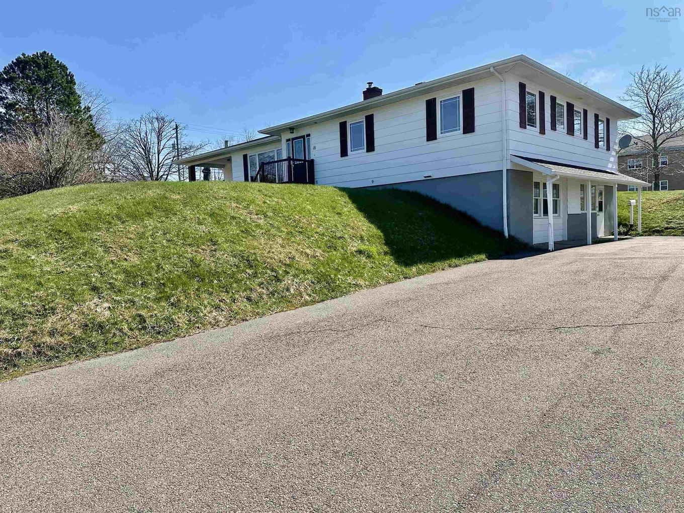 18 Sydney Road Road, Port Hawkesbury, NS