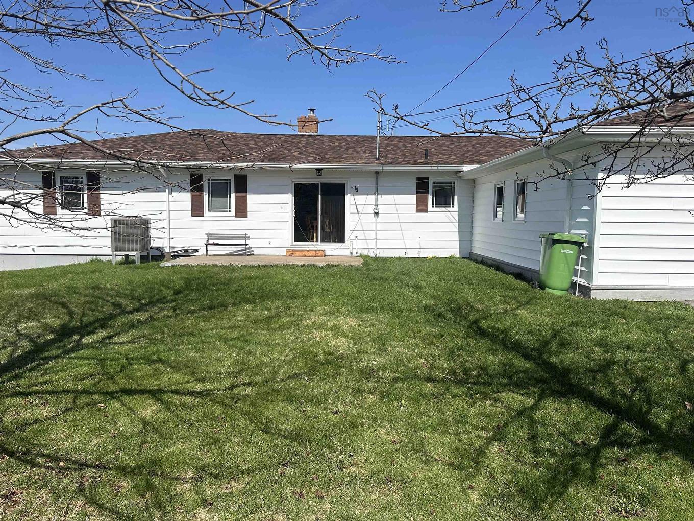 18 Sydney Road Road, Port Hawkesbury, NS
