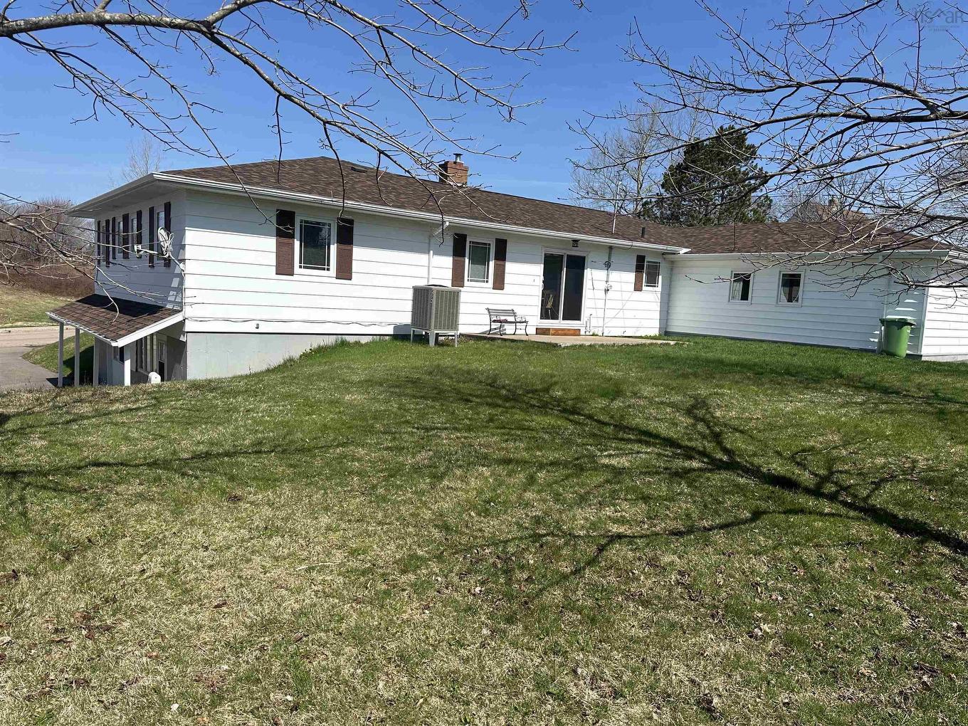 18 Sydney Road Road, Port Hawkesbury, NS