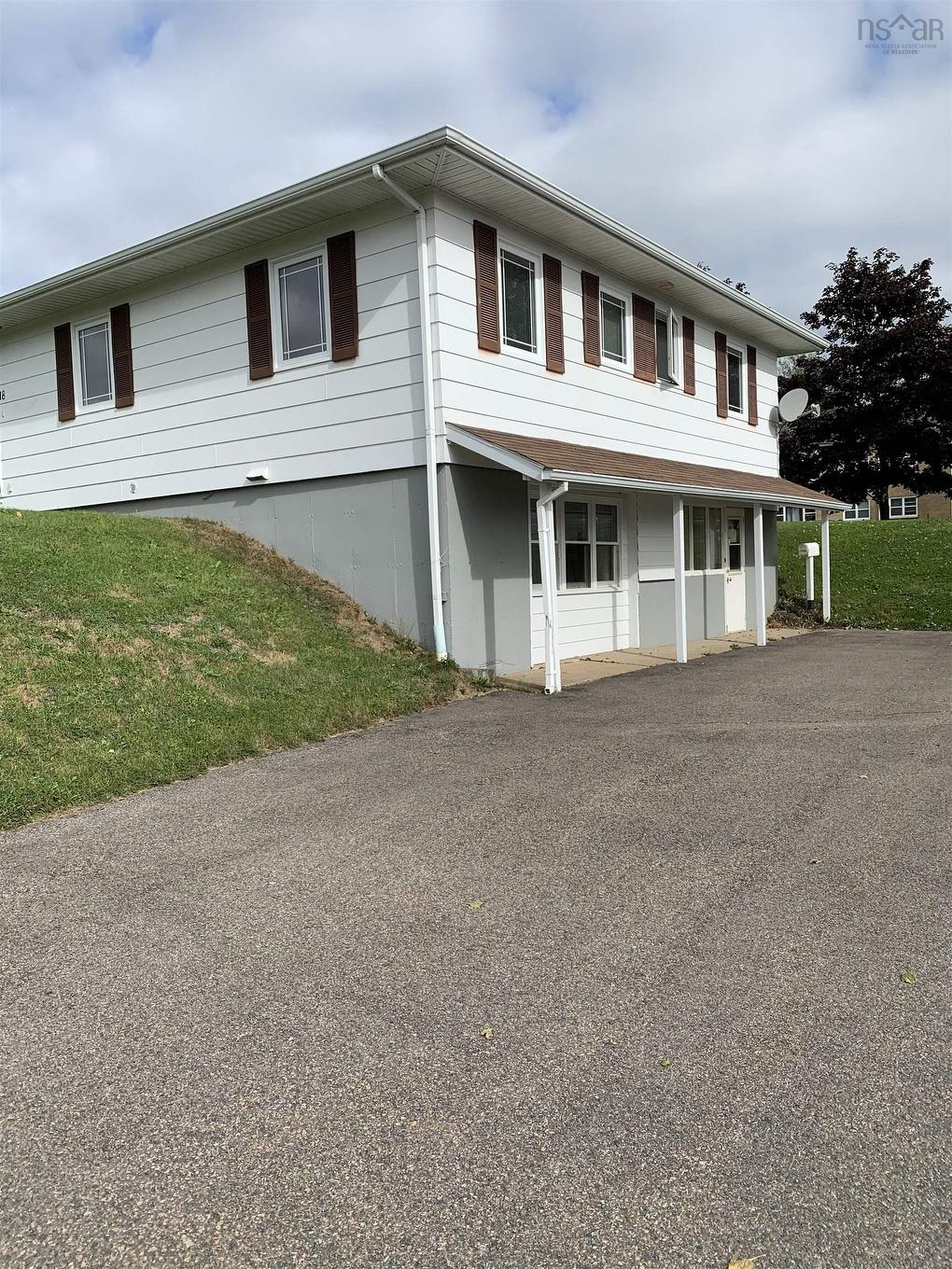 18 Sydney Road Road, Port Hawkesbury, NS