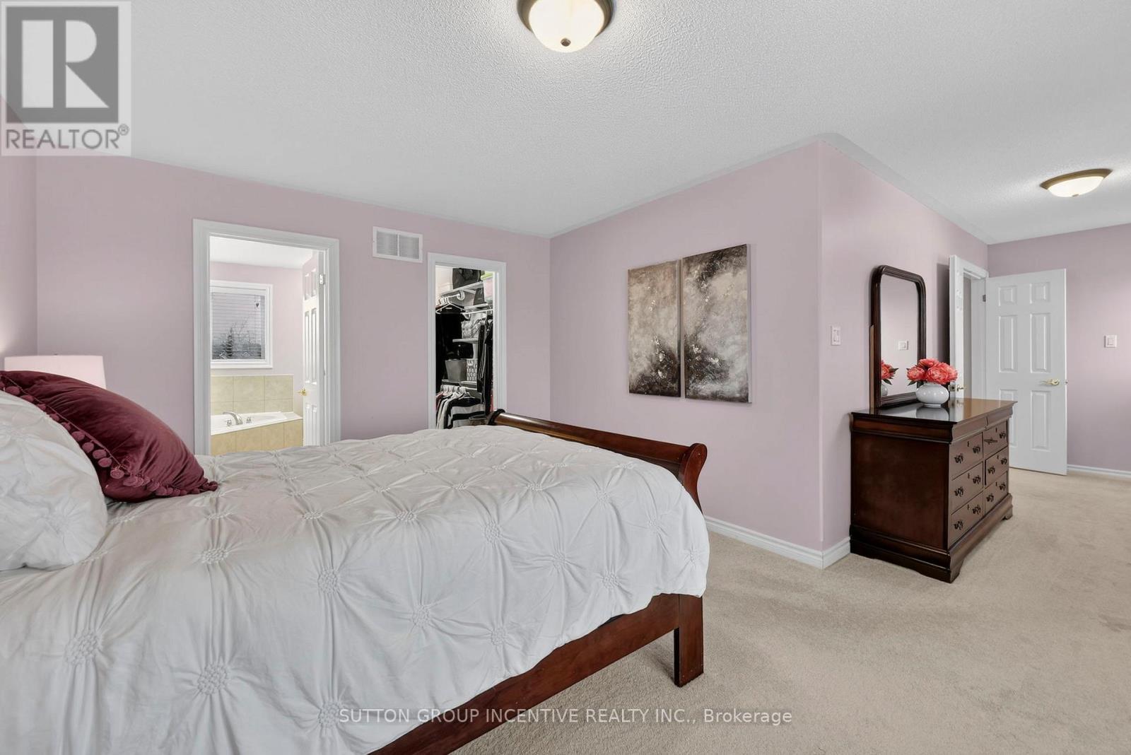 60 O'Neill Circle, Springwater, ON - Indoor Photo Showing Bedroom