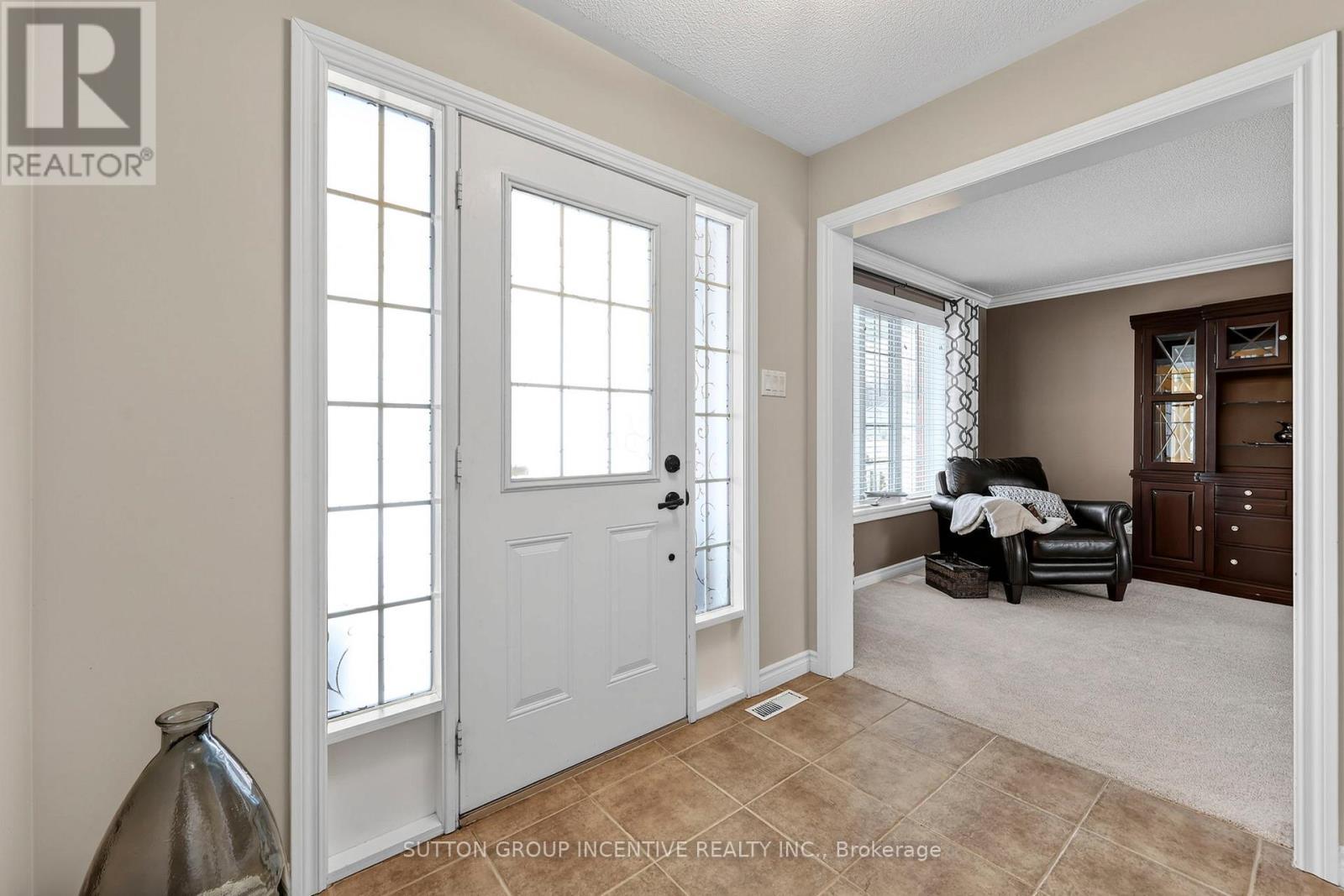 60 O'Neill Circle, Springwater, ON - Indoor Photo Showing Other Room