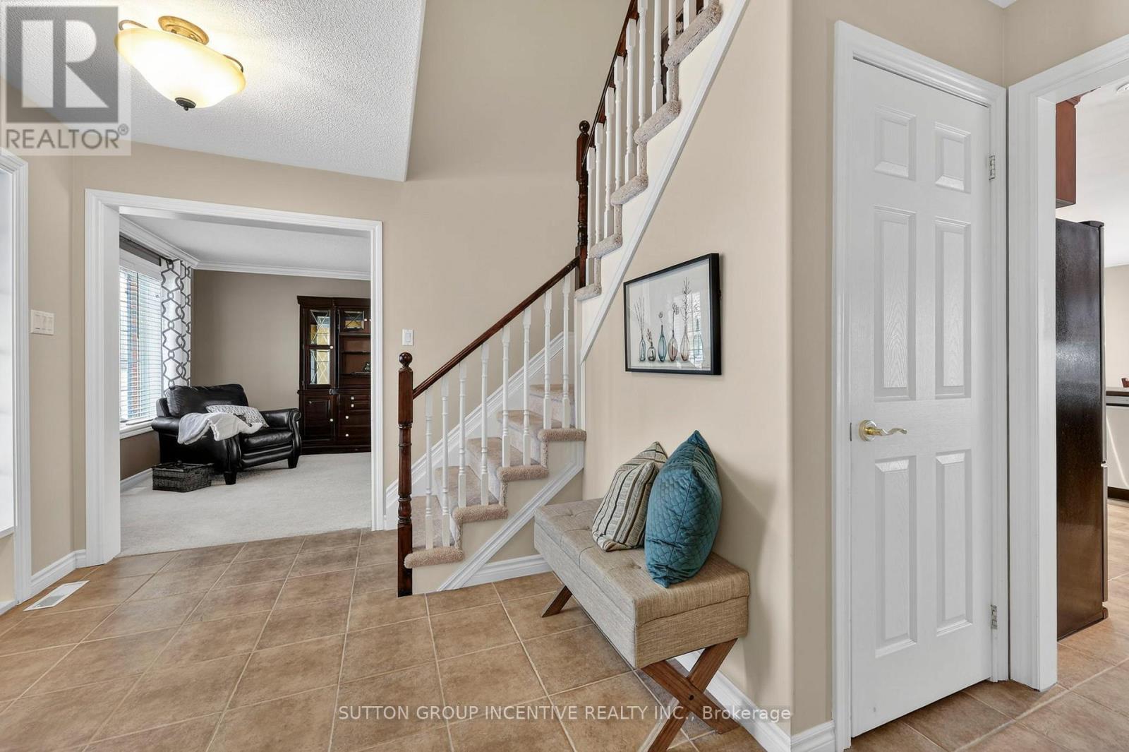 60 O'Neill Circle, Springwater, ON - Indoor Photo Showing Kitchen With Stainless Steel Kitchen