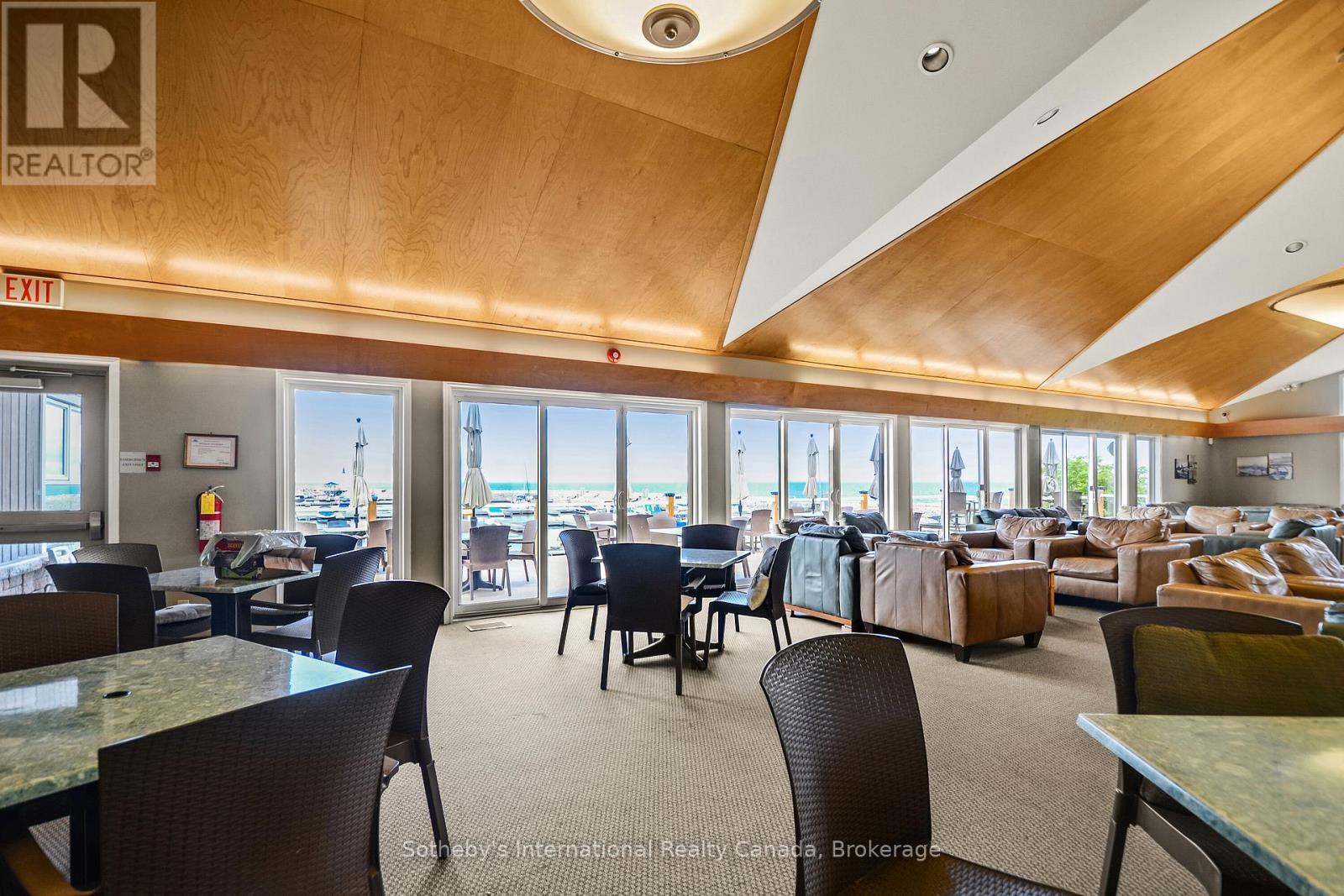 331 Mariners Way, Collingwood, ON - Indoor Photo Showing Dining Room