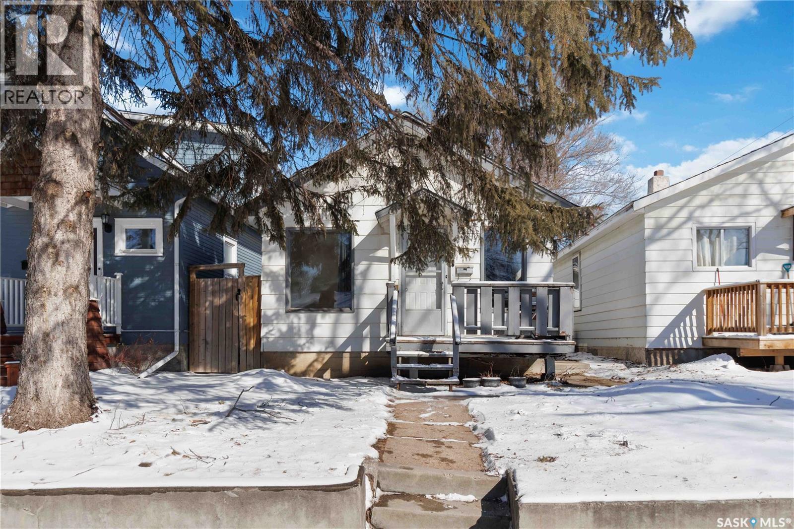 527 6Th Street E, Saskatoon, SK - Outdoor