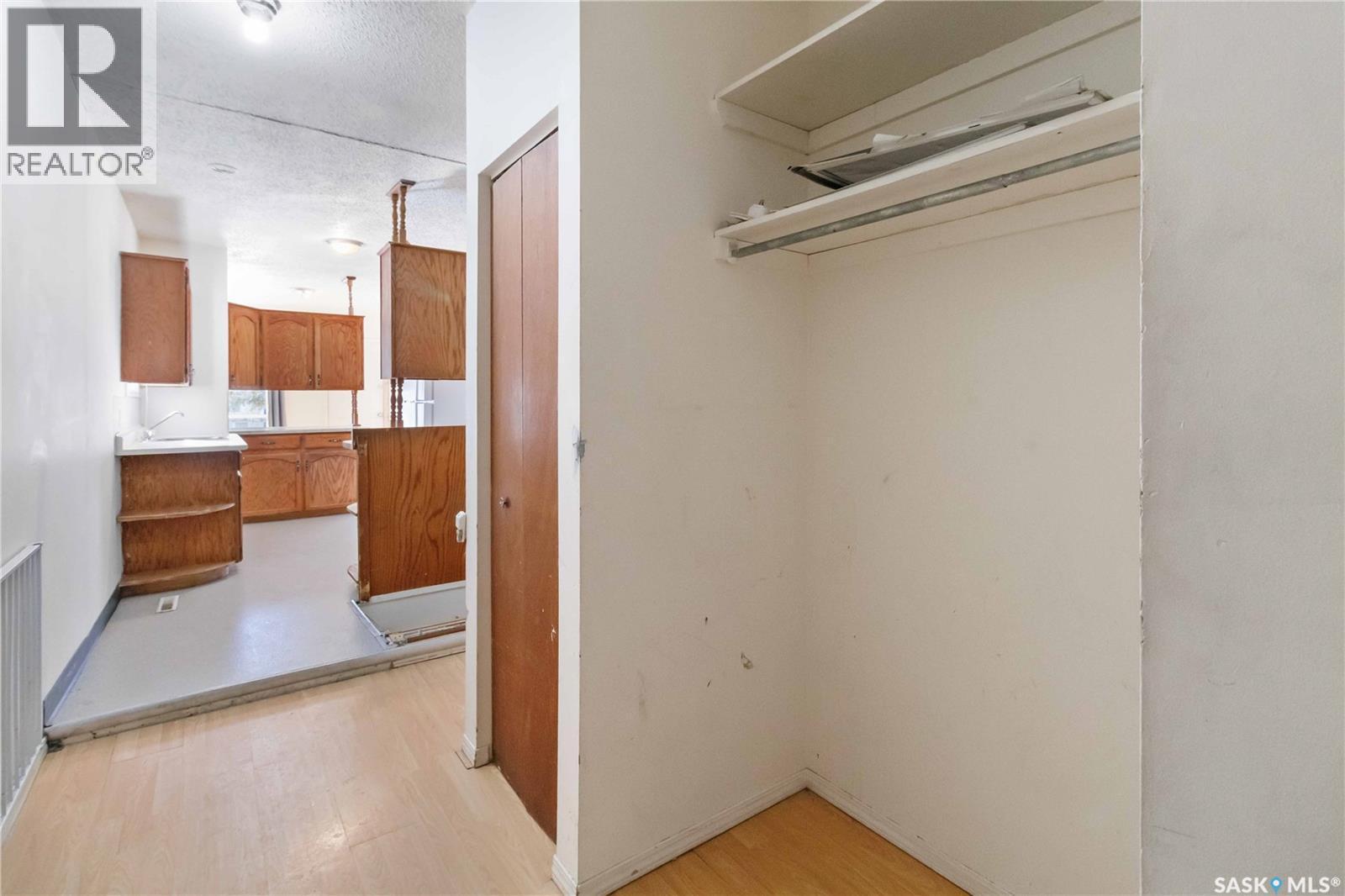 527 6Th Street E, Saskatoon, SK - Indoor