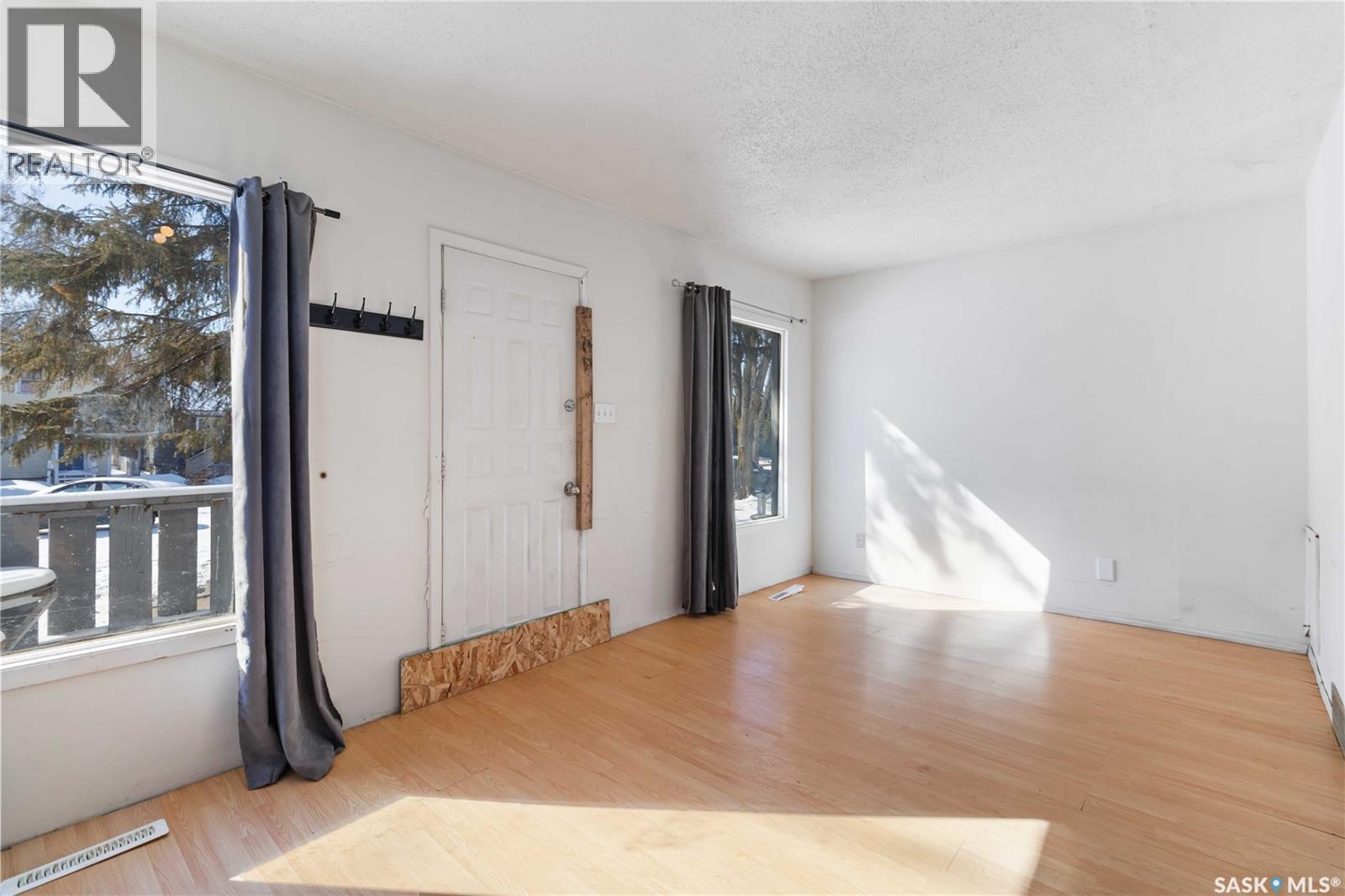 527 6Th Street E, Saskatoon, SK - Indoor Photo Showing Other Room