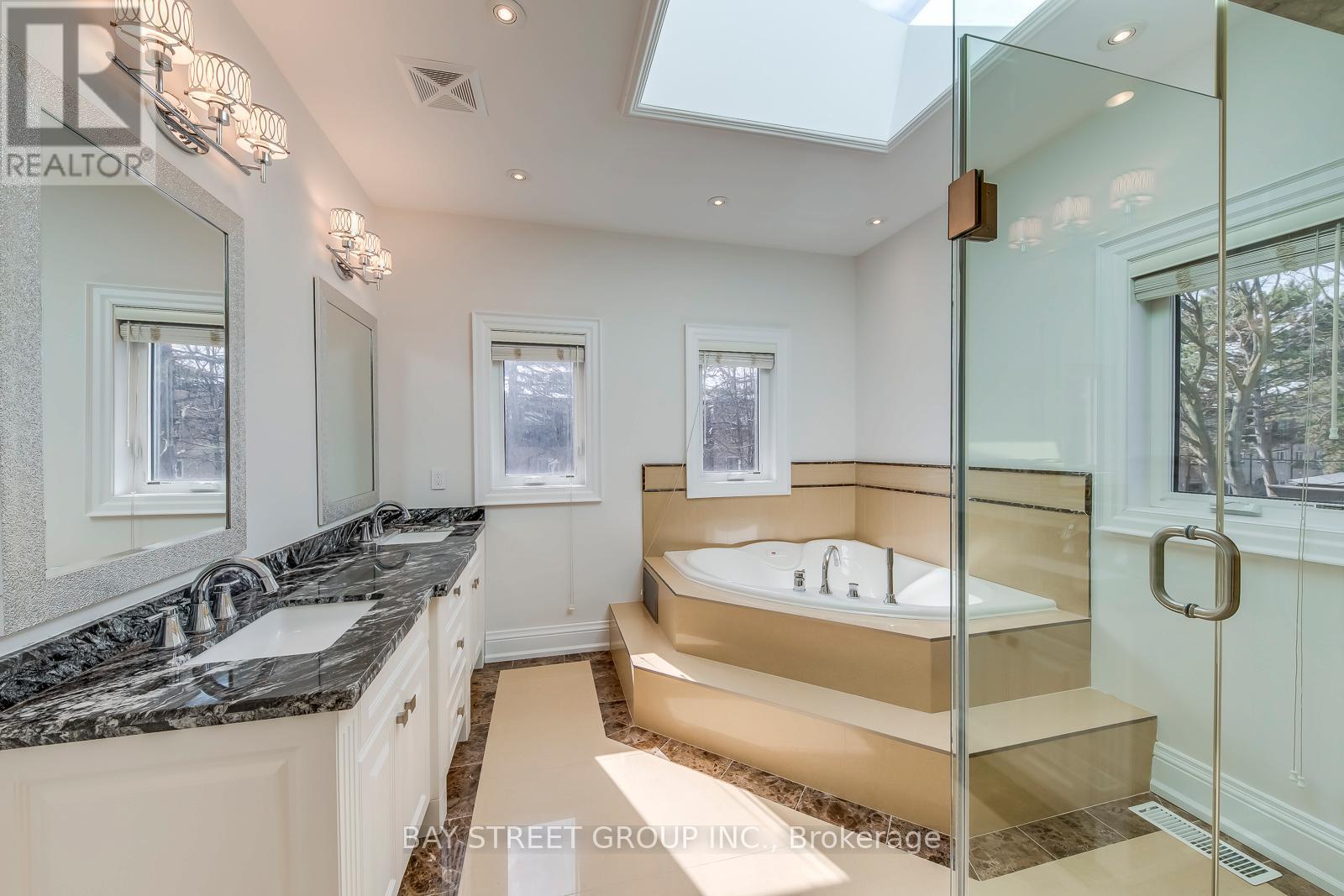 39 Foxwarren Drive, Toronto, ON - Indoor Photo Showing Bathroom
