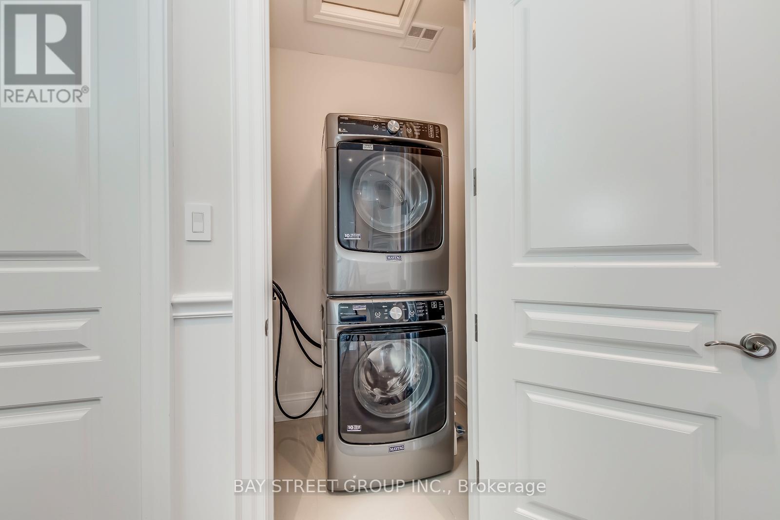 39 Foxwarren Drive, Toronto, ON - Indoor Photo Showing Laundry Room