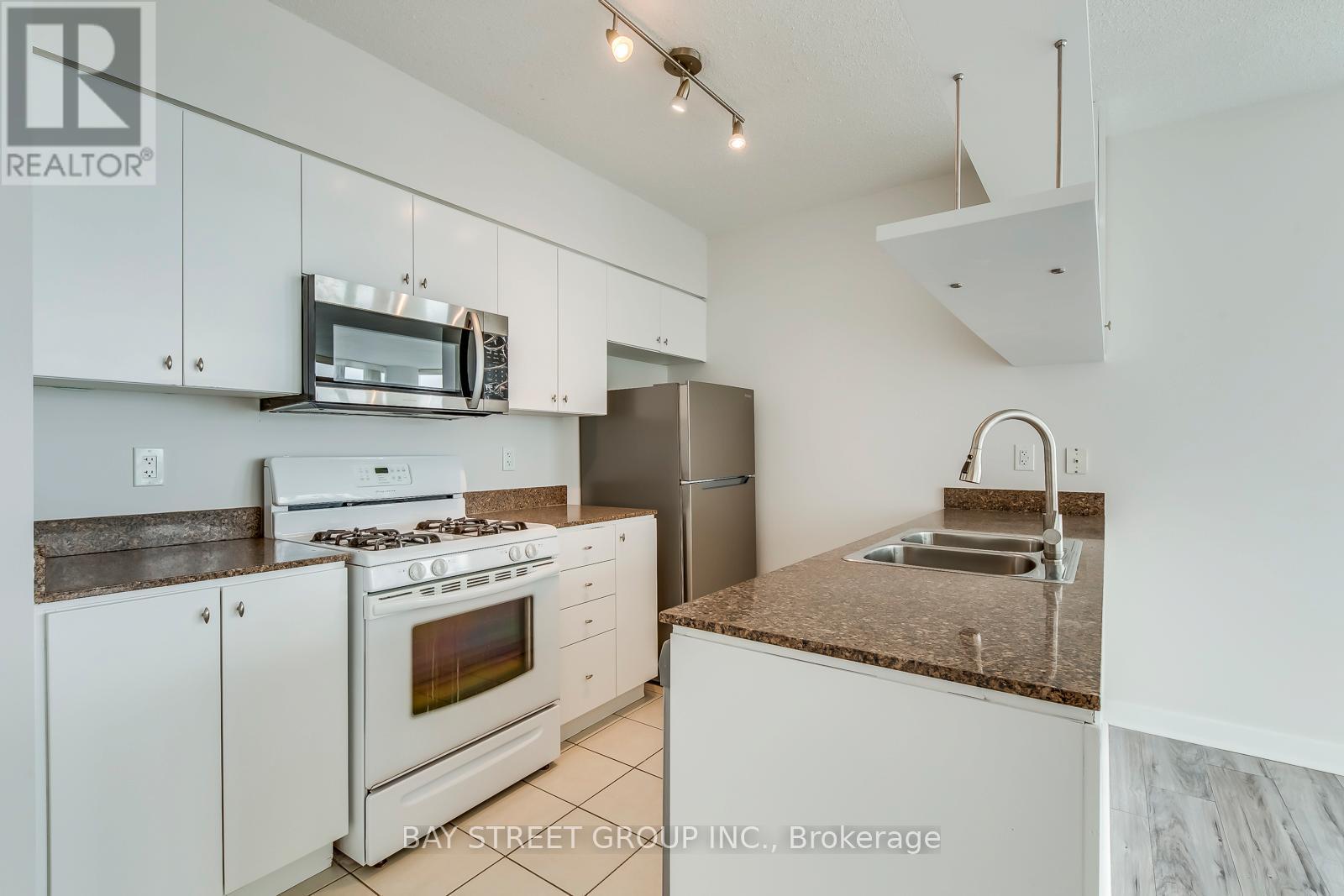 3912 - 35 Mariner Terrace, Toronto, ON - Indoor Photo Showing Kitchen With Double Sink