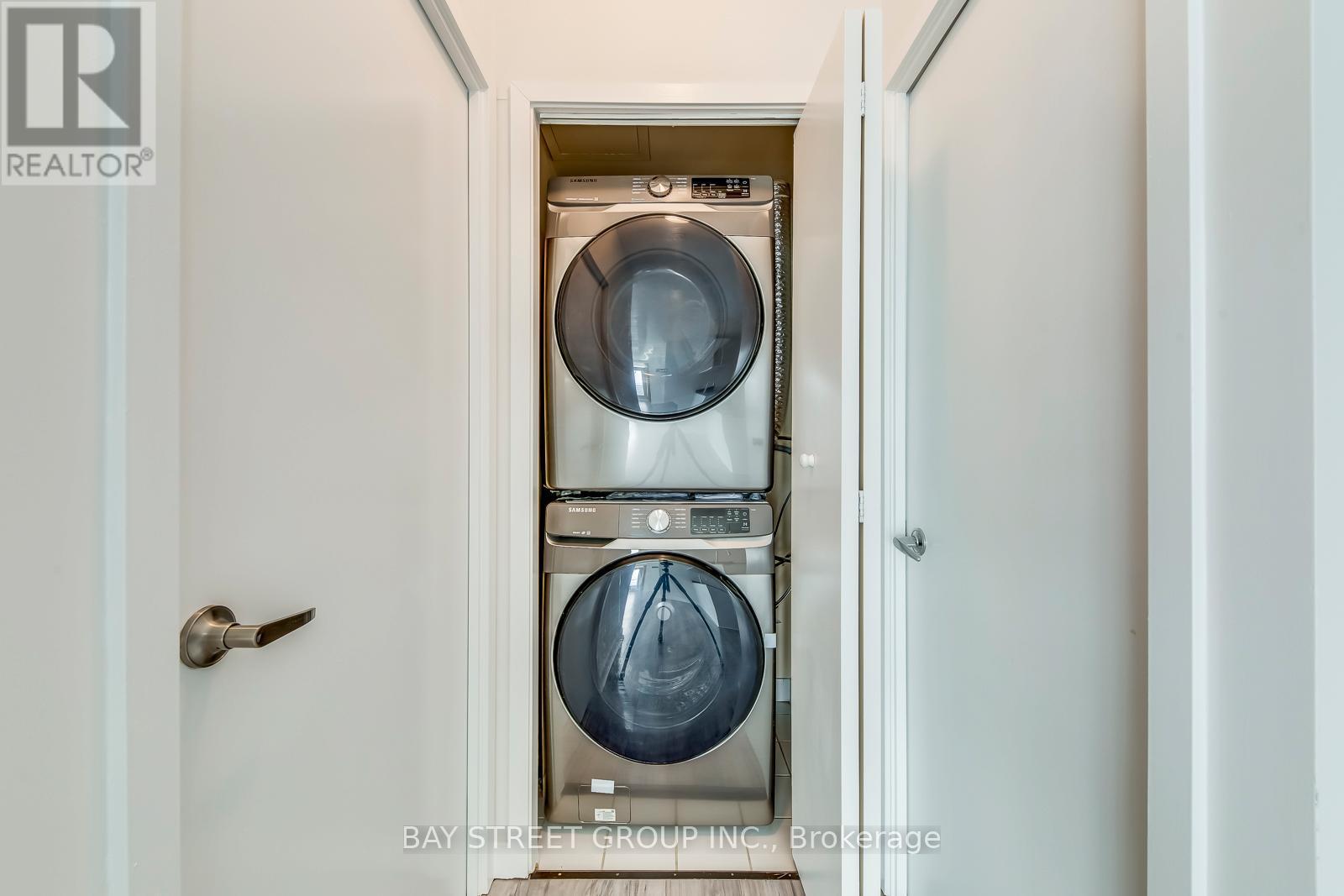 3912 - 35 Mariner Terrace, Toronto, ON - Indoor Photo Showing Laundry Room