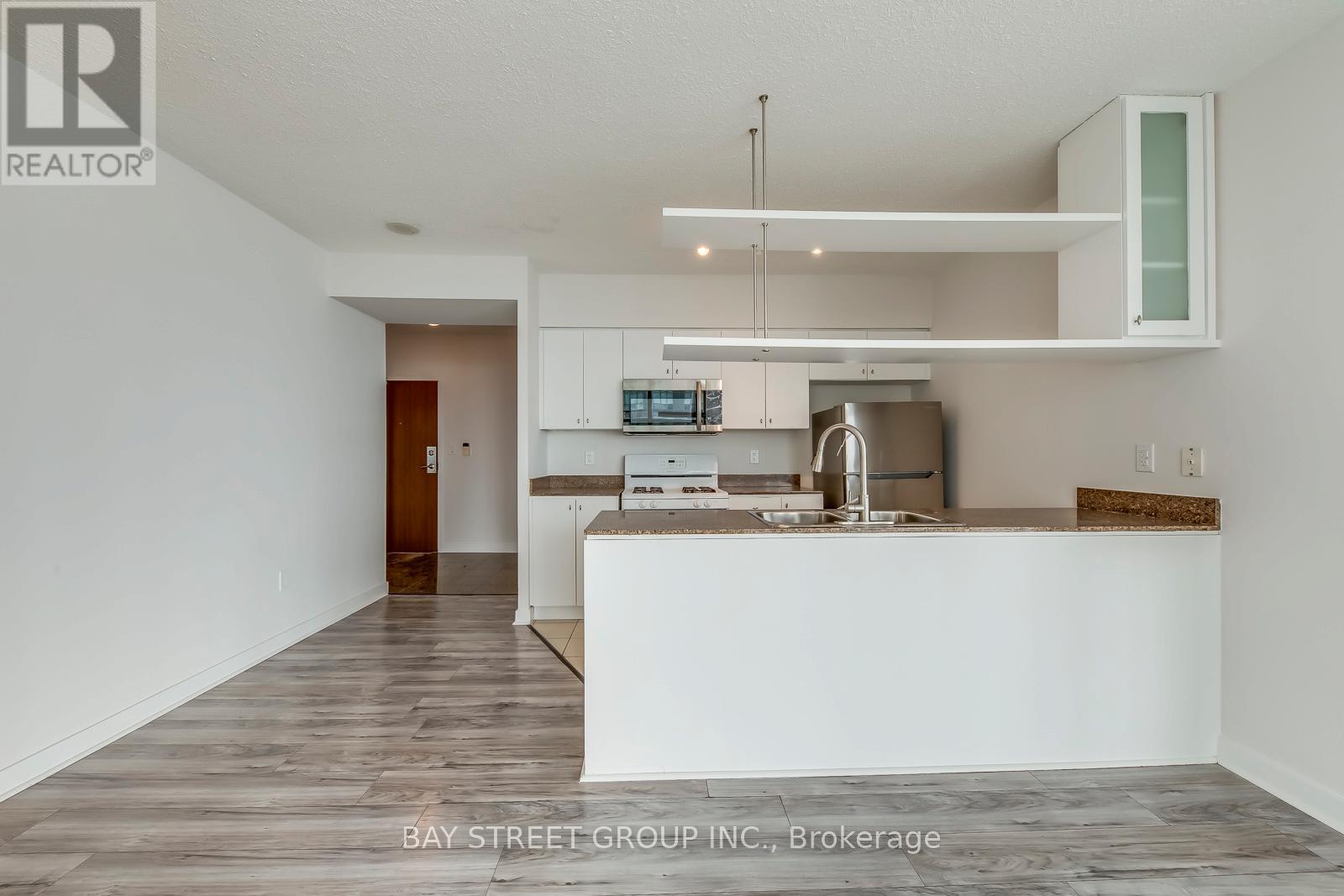 3912 - 35 Mariner Terrace, Toronto, ON - Indoor Photo Showing Kitchen