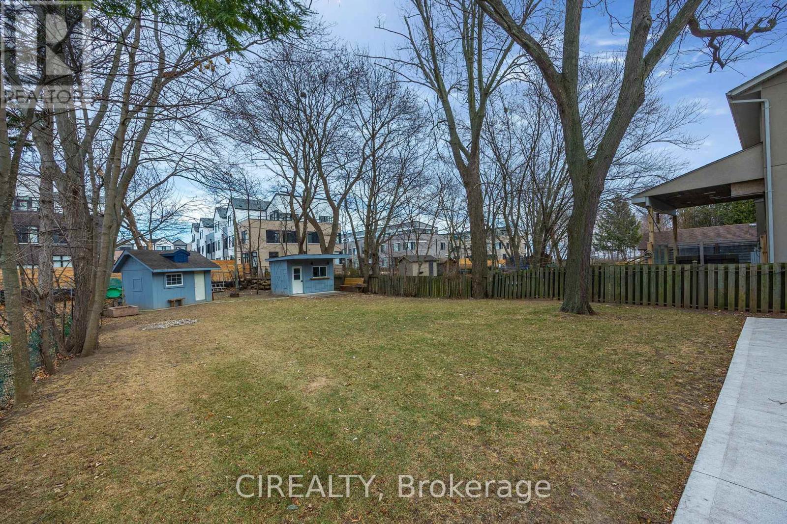 27 Pine Avenue S, Mississauga, ON - Outdoor