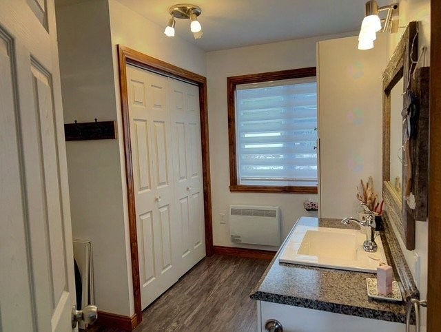 Bathroom - 4 Ch. Glenn, Escuminac, QC - Indoor Photo Showing Bathroom