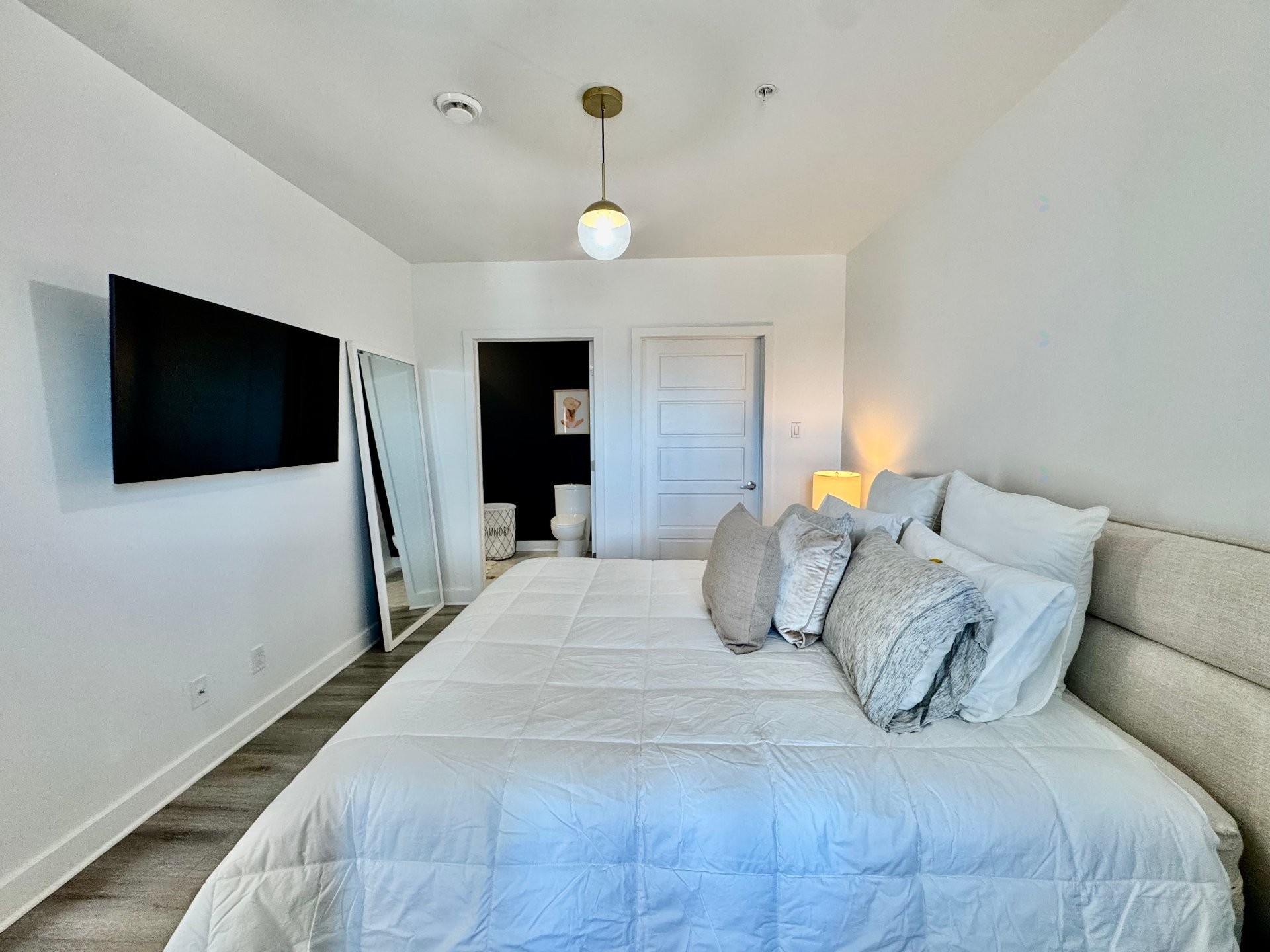 Master Bedroom - 101-79 Av. Elm, Beaconsfield, QC - Indoor Photo Showing Bedroom