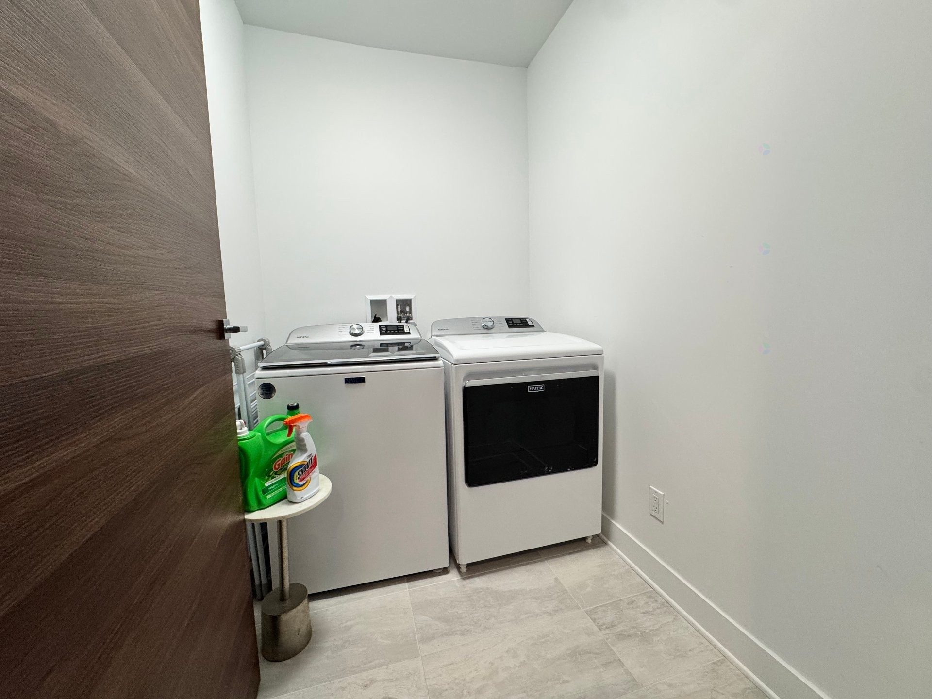 Laundry - 101-79 Av. Elm, Beaconsfield, QC - Indoor Photo Showing Laundry Room