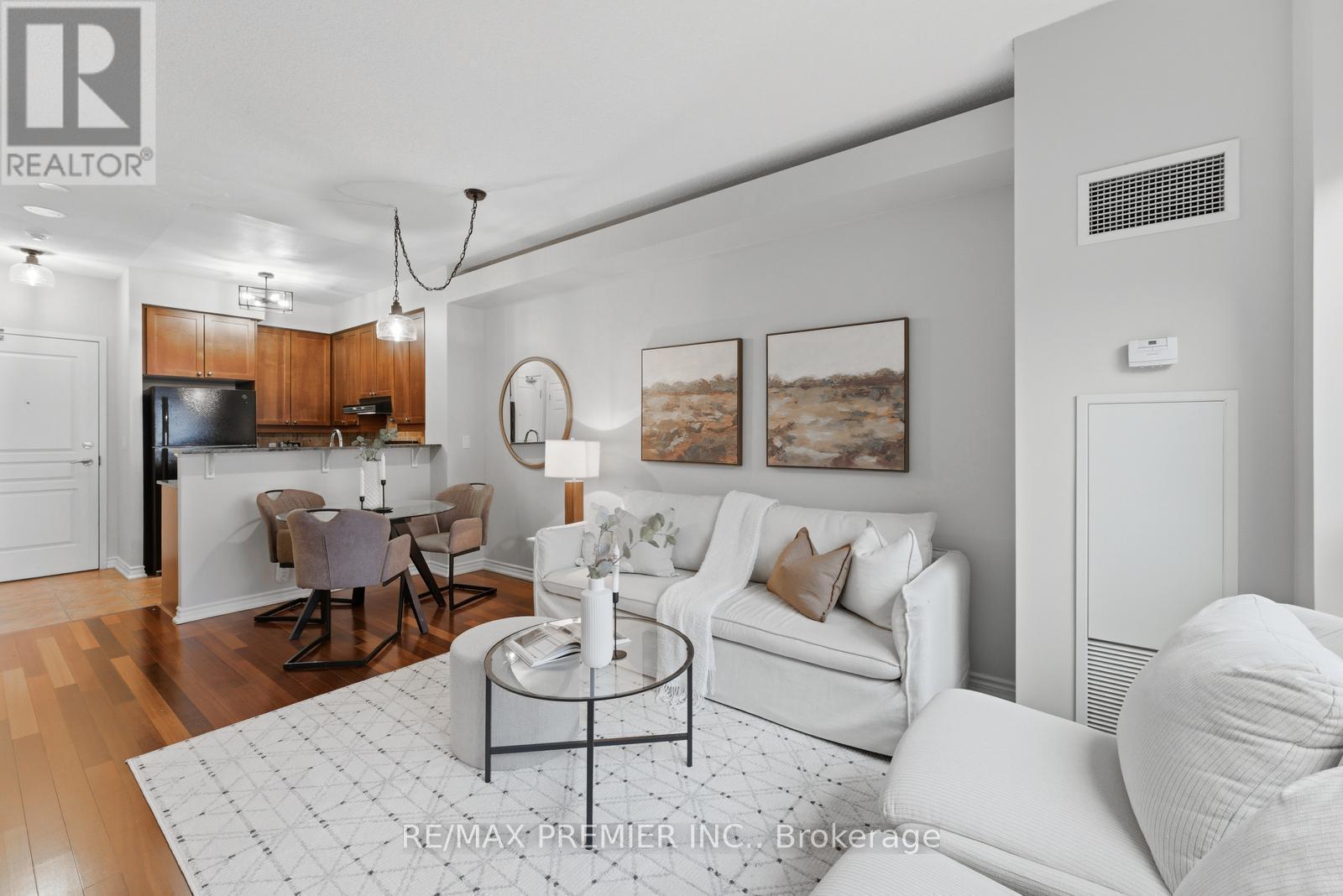 Ph20 - 16 Dallimore Circle, Toronto, ON - Indoor Photo Showing Living Room