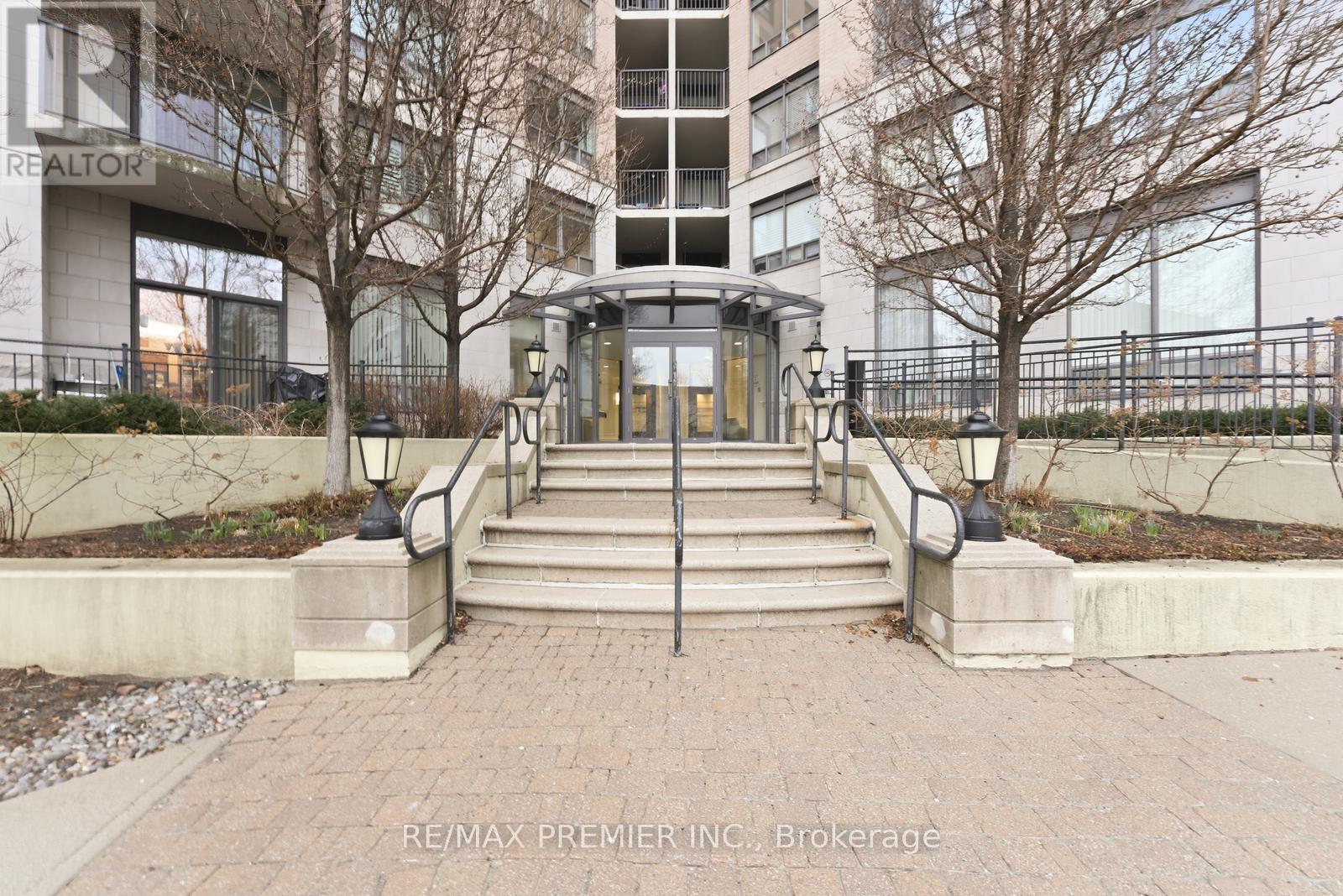 Ph20 - 16 Dallimore Circle, Toronto, ON - Outdoor