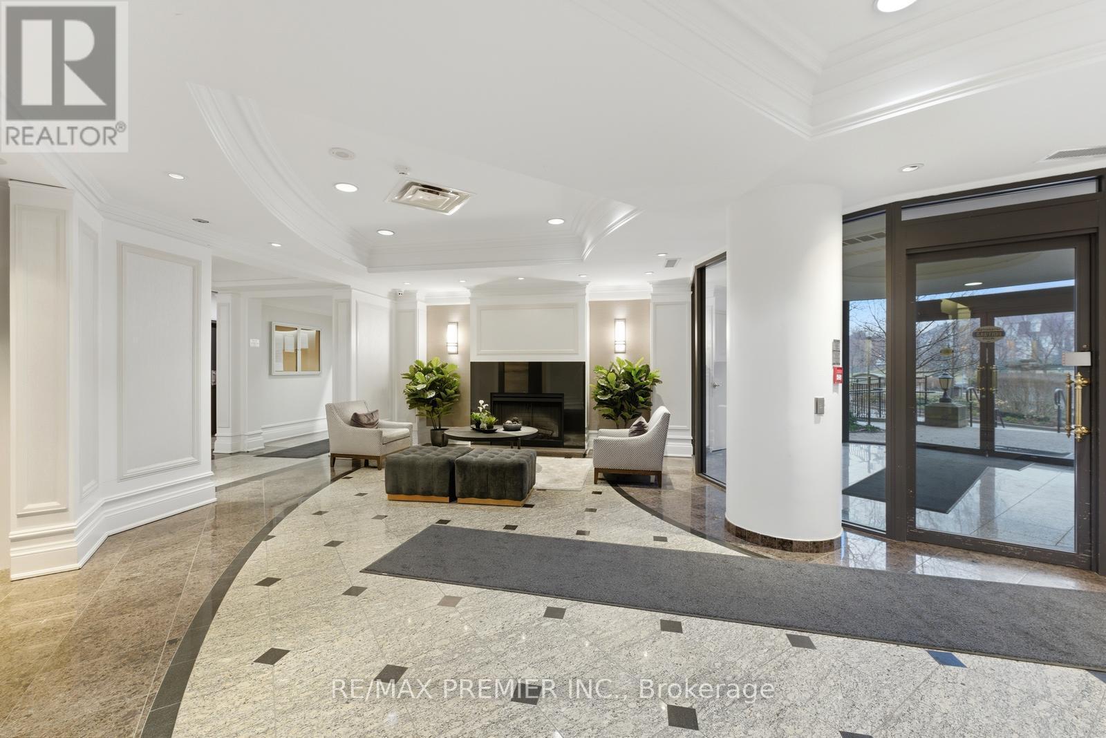 Ph20 - 16 Dallimore Circle, Toronto, ON - Indoor Photo Showing Other Room