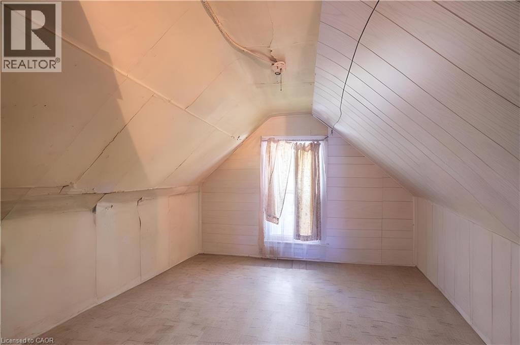 35 Sherman Avenue N, Hamilton, ON - Indoor Photo Showing Other Room