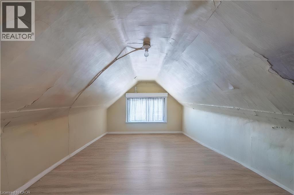 35 Sherman Avenue N, Hamilton, ON - Indoor Photo Showing Other Room