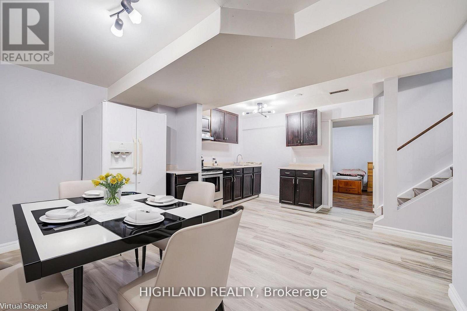 4781 Crystal Rose Drive, Mississauga, ON - Indoor Photo Showing Dining Room