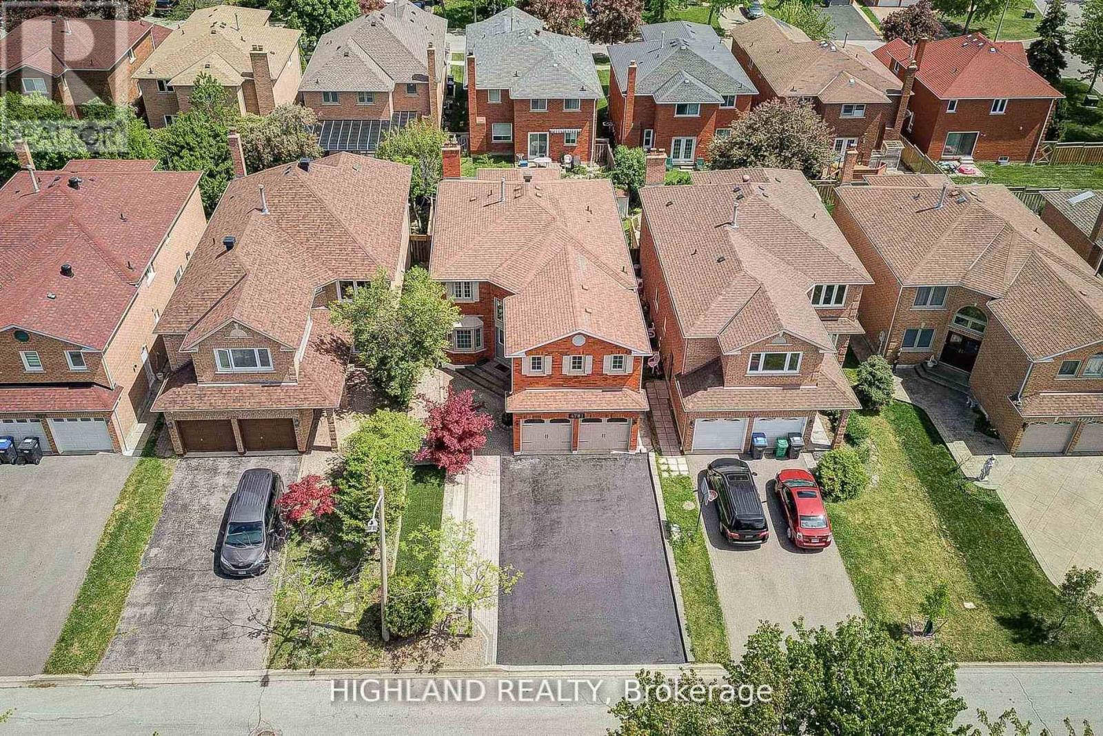 4781 Crystal Rose Drive, Mississauga, ON - Outdoor With Facade