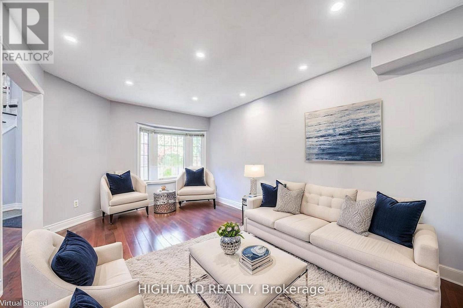 4781 Crystal Rose Drive, Mississauga, ON - Indoor Photo Showing Living Room