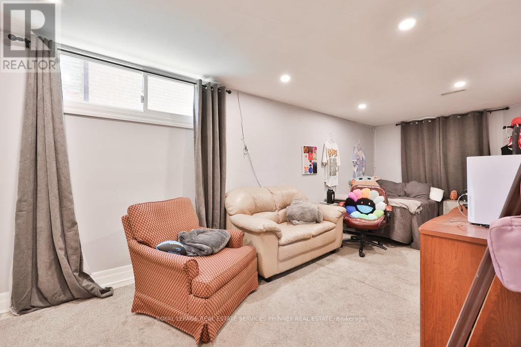 1404 Lewisham Drive, Mississauga, ON - Indoor Photo Showing Other Room