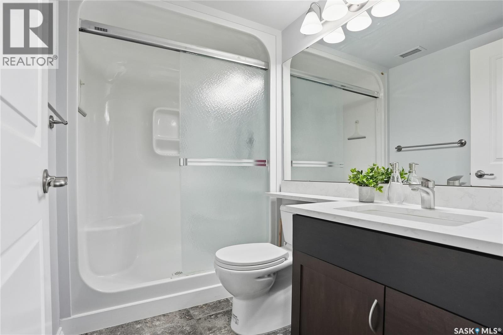 702 902 Spadina Crescent E, Saskatoon, SK - Indoor Photo Showing Bathroom