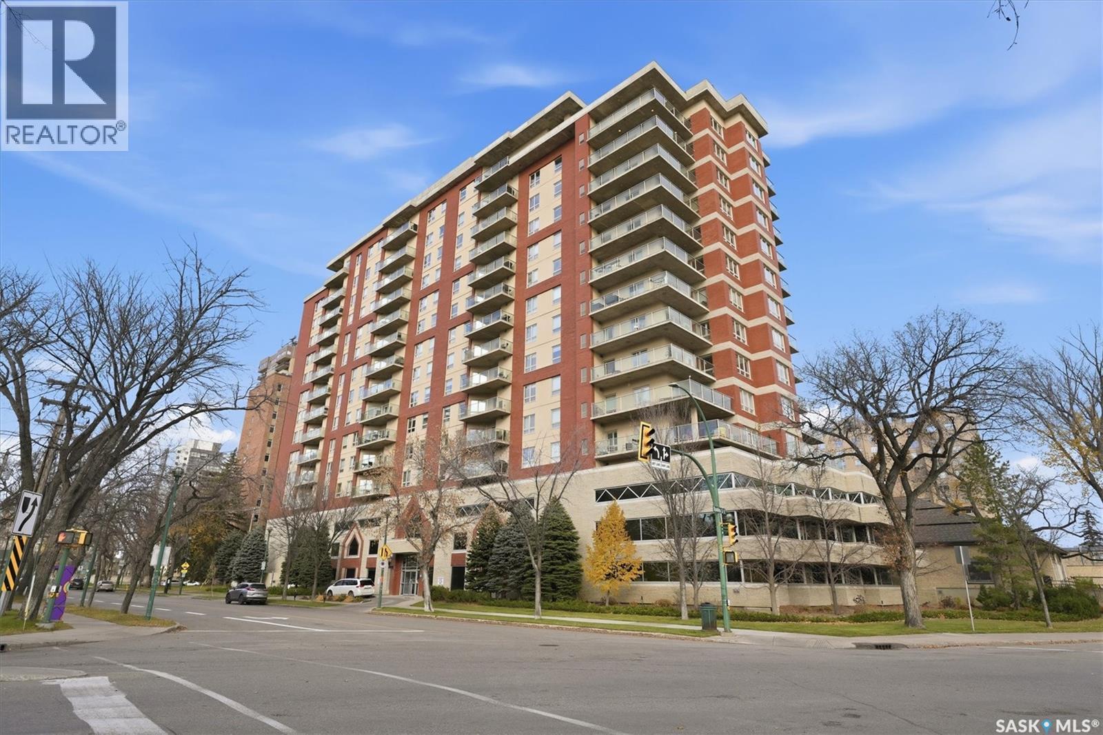 702 902 Spadina Crescent E, Saskatoon, SK - Outdoor With Balcony With Facade