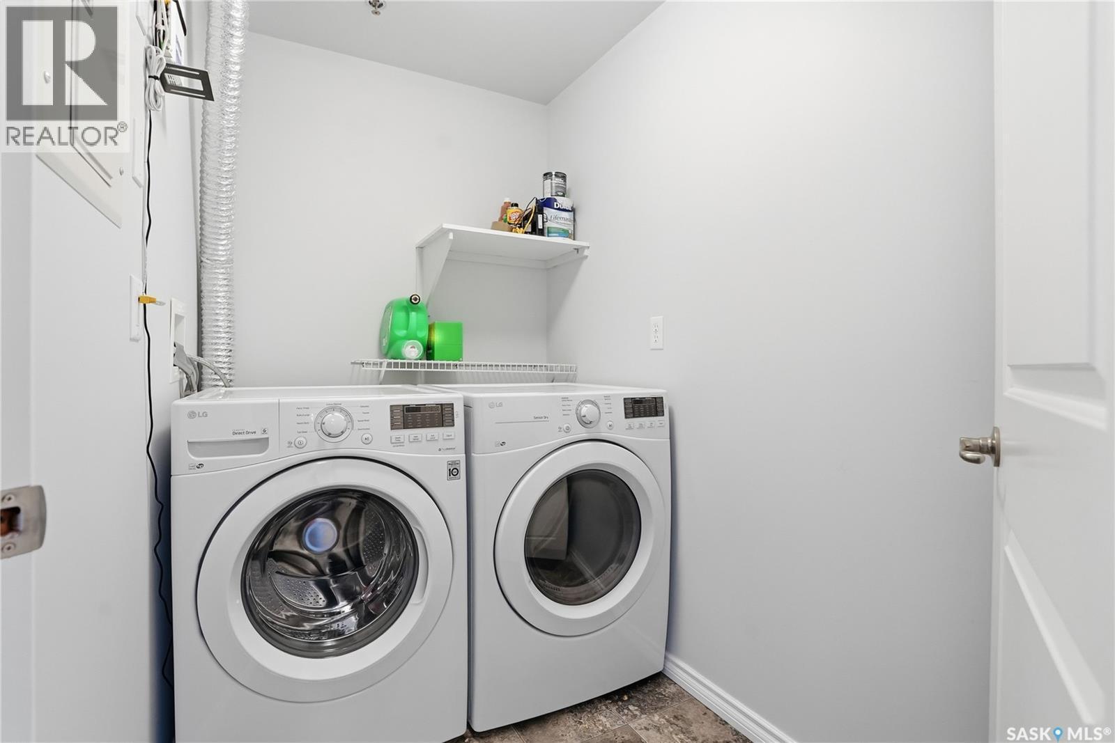 702 902 Spadina Crescent E, Saskatoon, SK - Indoor Photo Showing Laundry Room