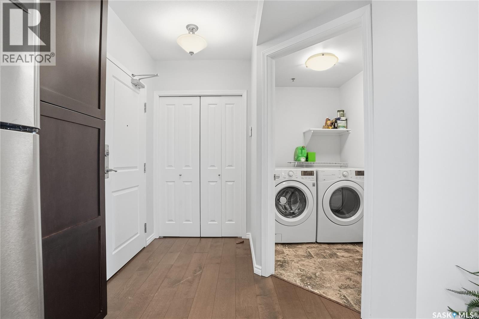 702 902 Spadina Crescent E, Saskatoon, SK - Indoor Photo Showing Laundry Room