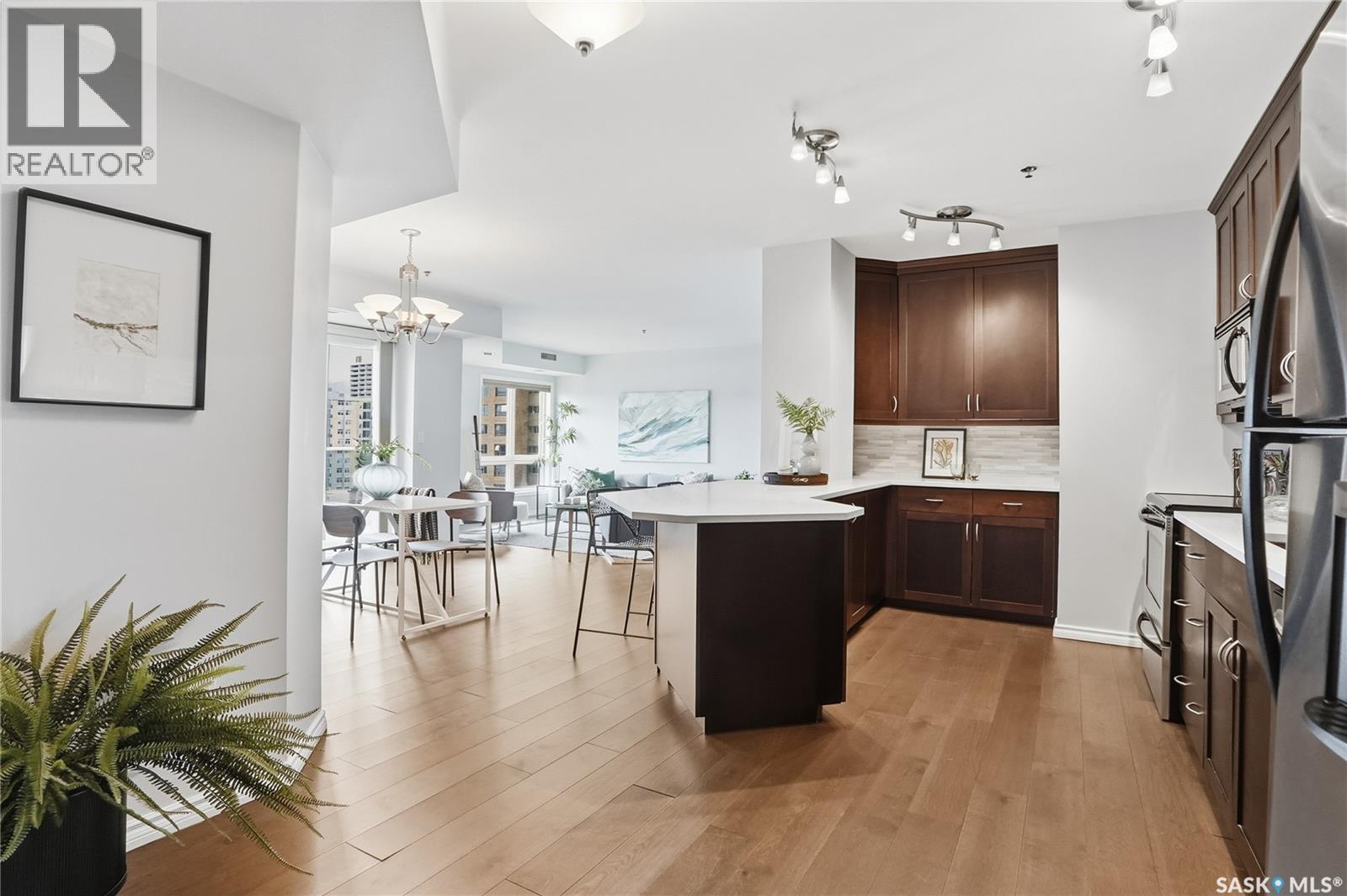 702 902 Spadina Crescent E, Saskatoon, SK - Indoor