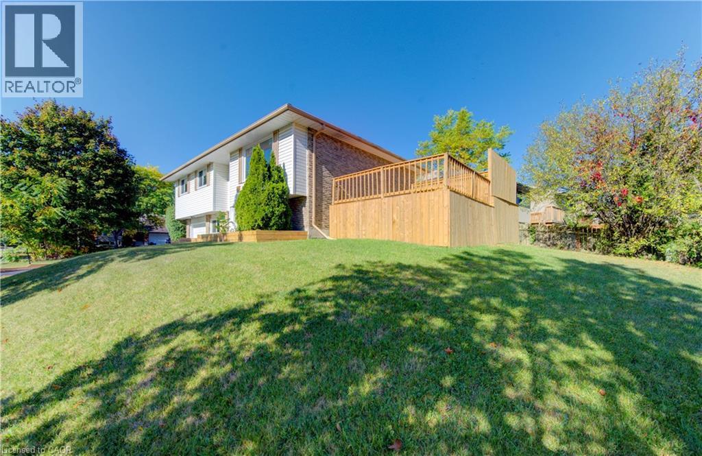 View of grassy yard - 90 Culpepper Drive, Waterloo, ON - Outdoor
