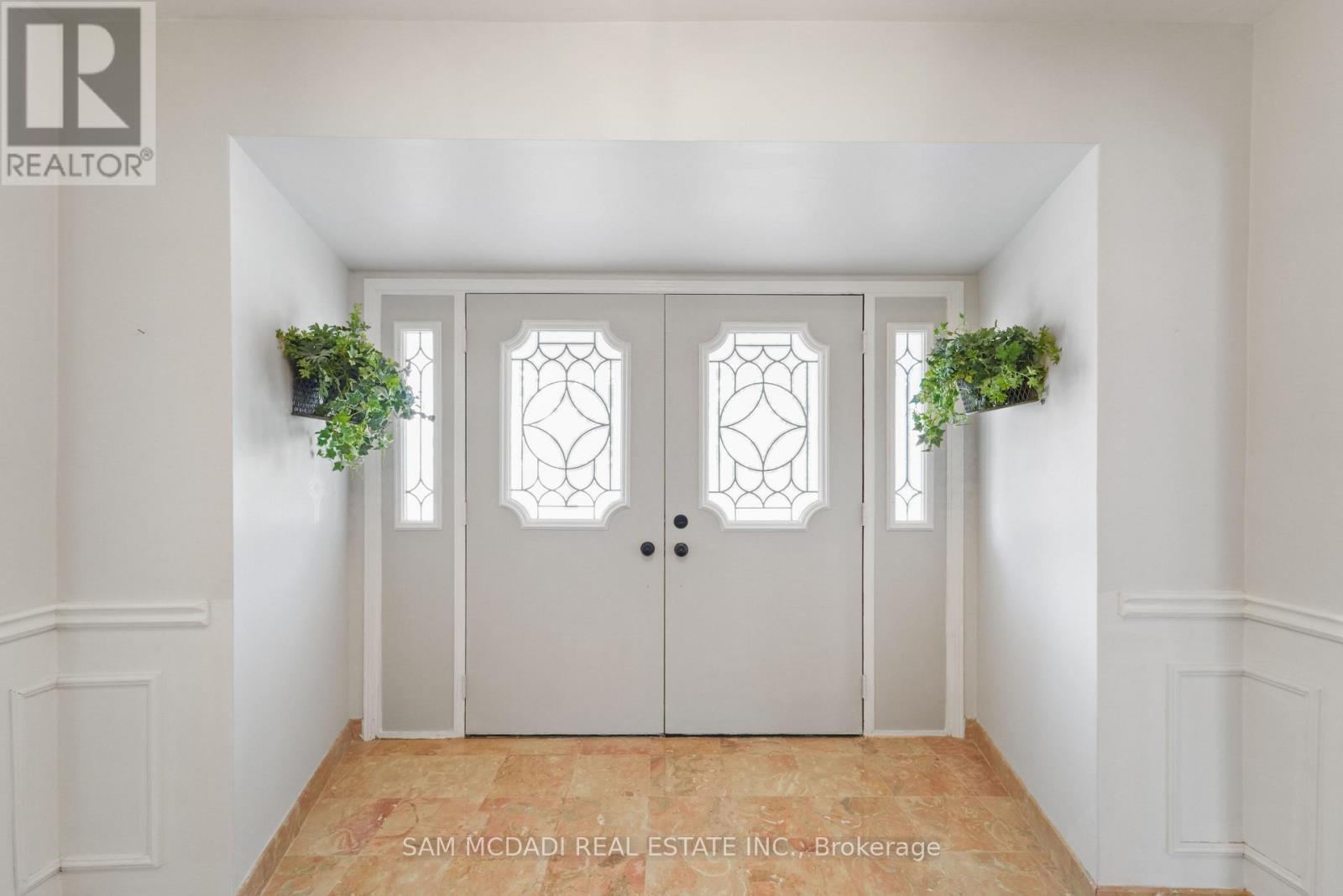 2032 Shannon Drive, Mississauga, ON - Indoor Photo Showing Other Room