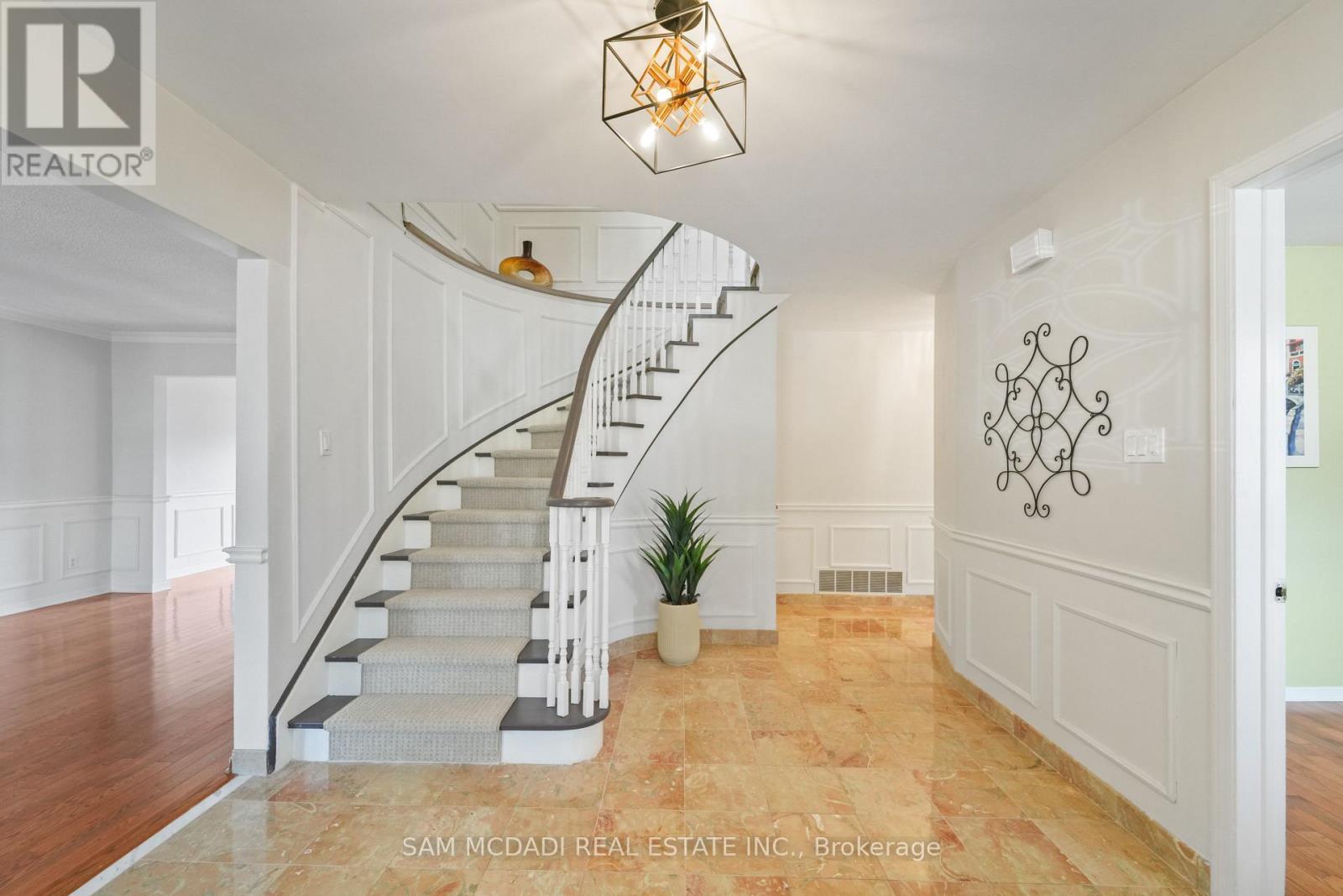 2032 Shannon Drive, Mississauga, ON - Indoor Photo Showing Other Room