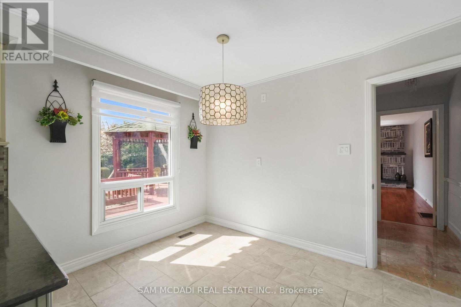 2032 Shannon Drive, Mississauga, ON - Indoor Photo Showing Other Room